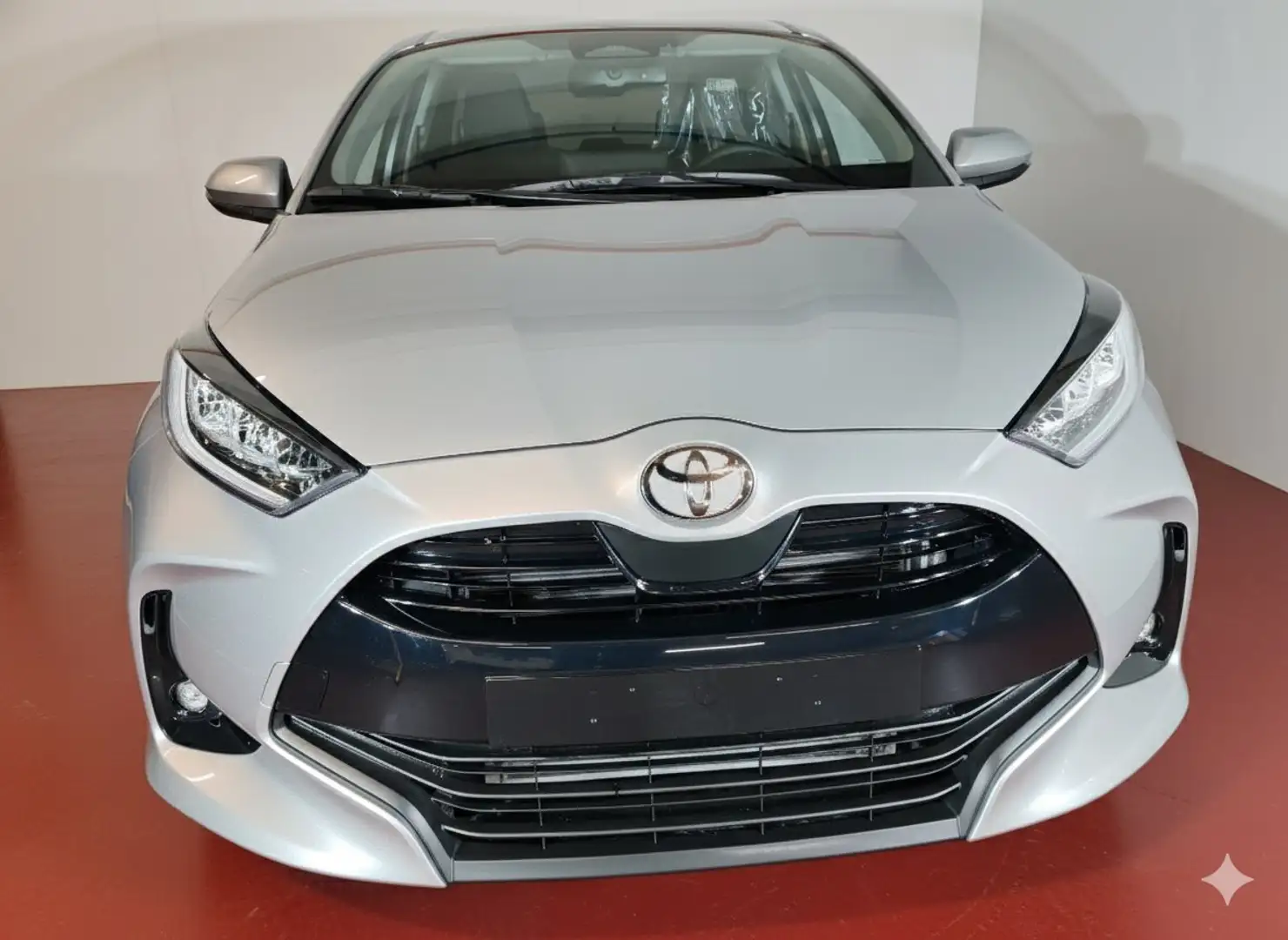 Toyota Yaris 1.5 Hybrid 92cv Trend+Cerchi in lega + Telecamera Grau - 2