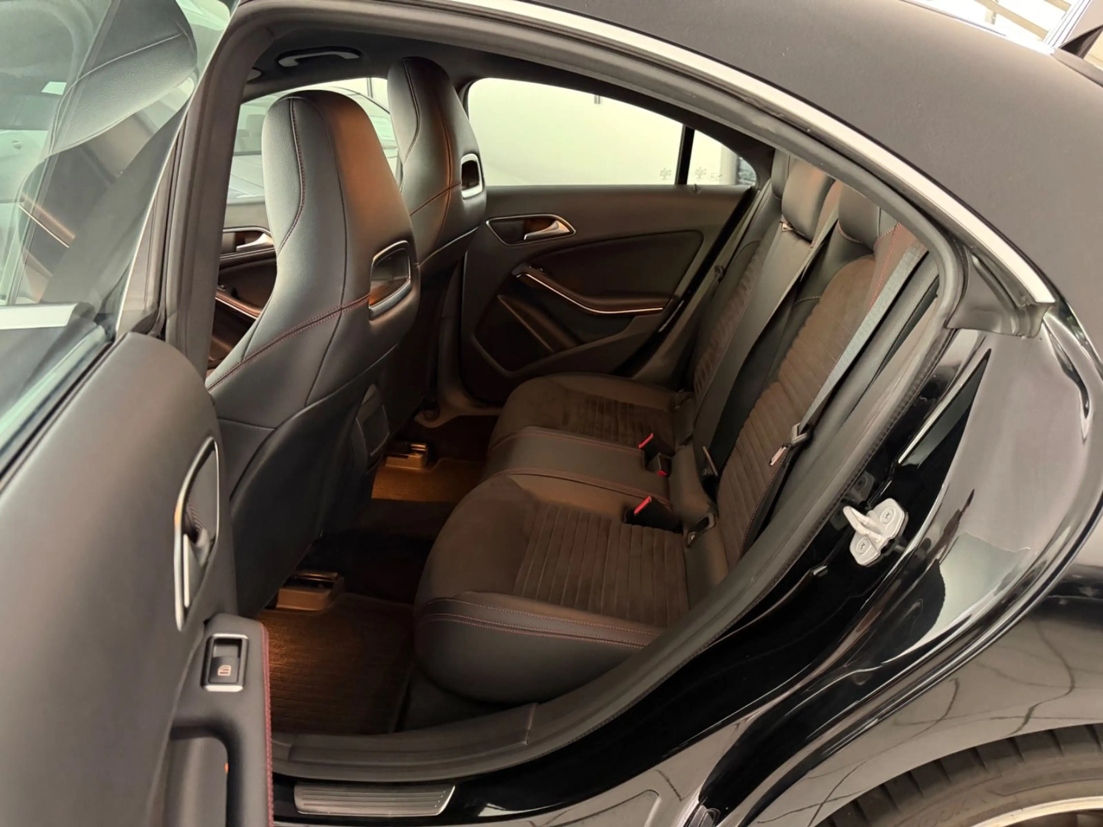 Mercedes-Benz CLA 200 CDI,AMG-Paket,Led,Navi,Shz,Pdc — photo 15