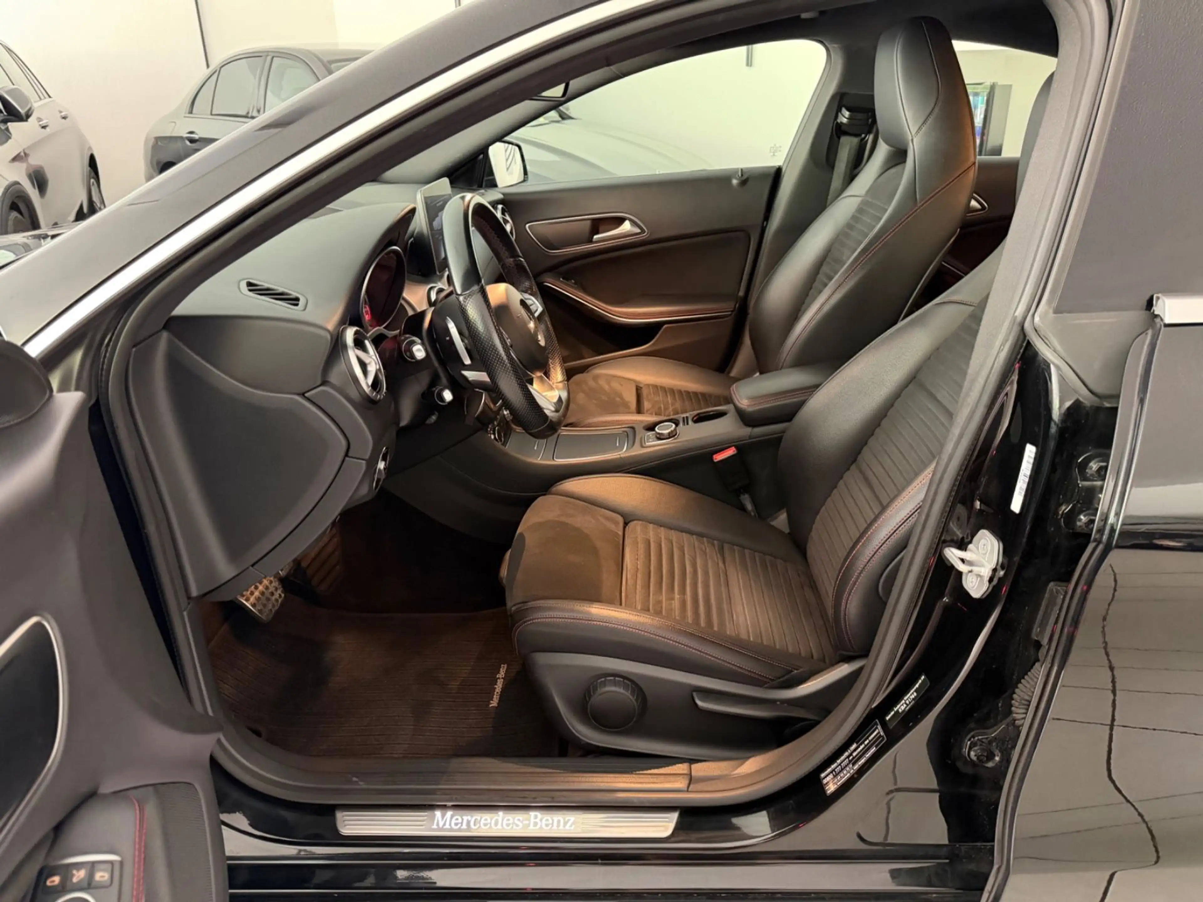 Mercedes-Benz CLA 200 CDI,AMG-Paket,Led,Navi,Shz,Pdc — photo 10