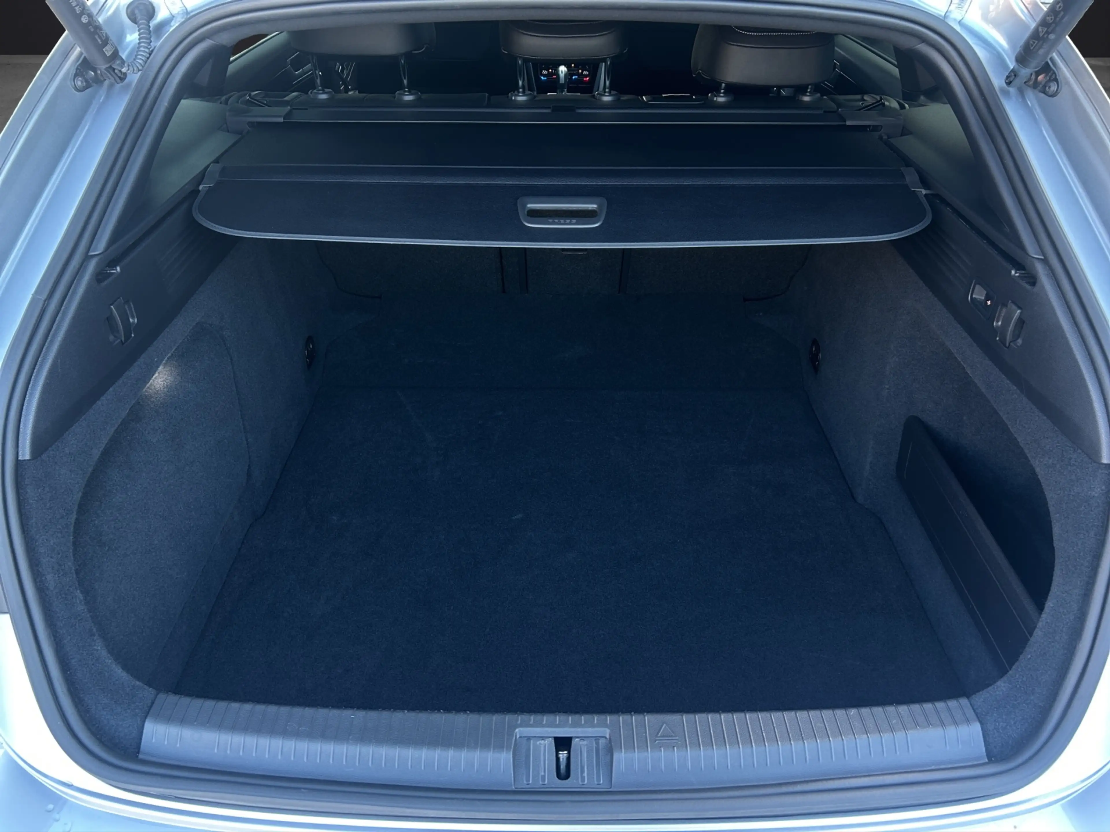 Volkswagen Arteon SB R-Line 4M TSI DSG IQ.Light Navi ACC AHK STHZ... — photo 13