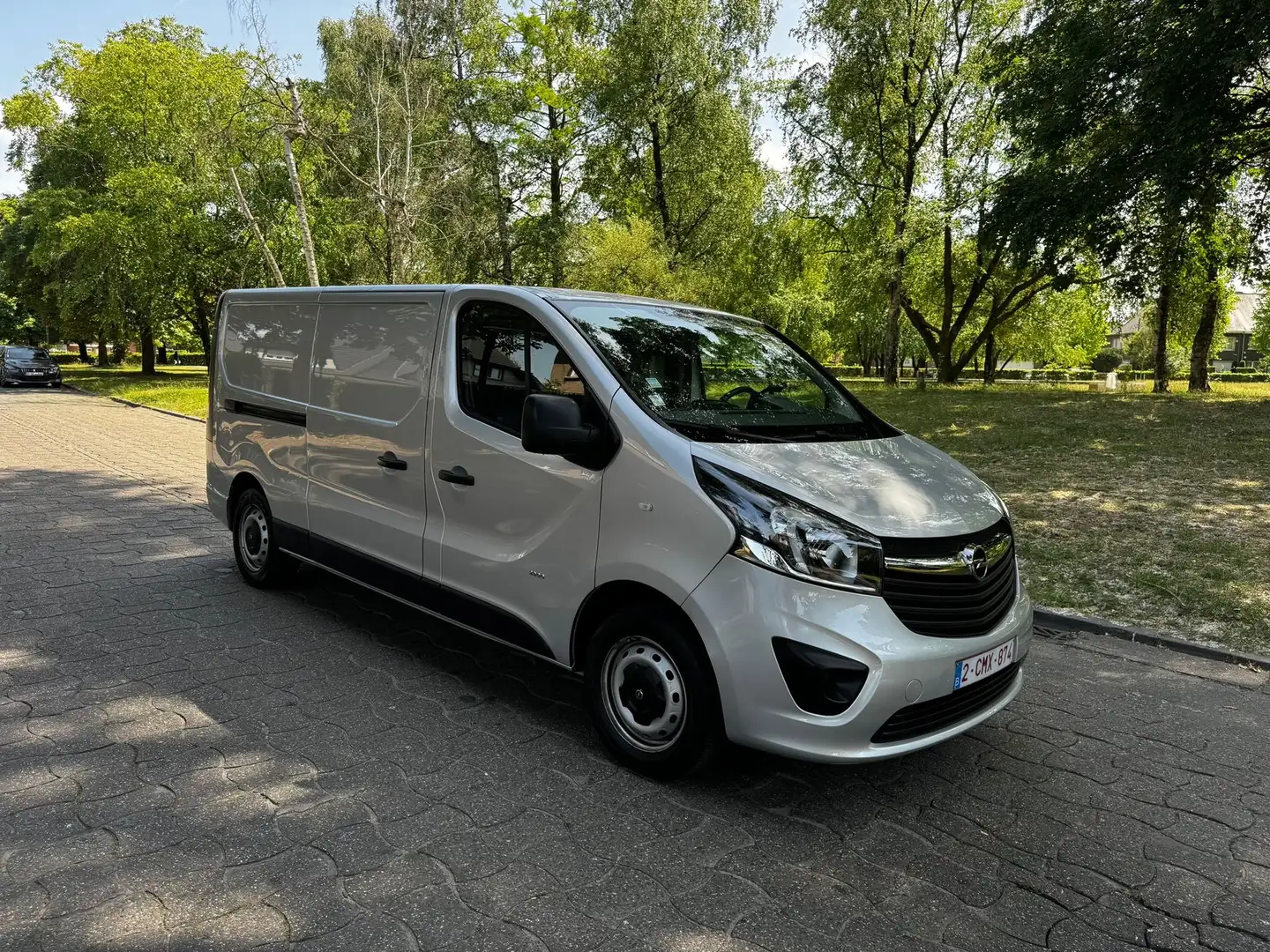 Opel Vivaro 1.6 CDTi L2H1 BiTurbo Gps Airco EURO6b Argent - 2