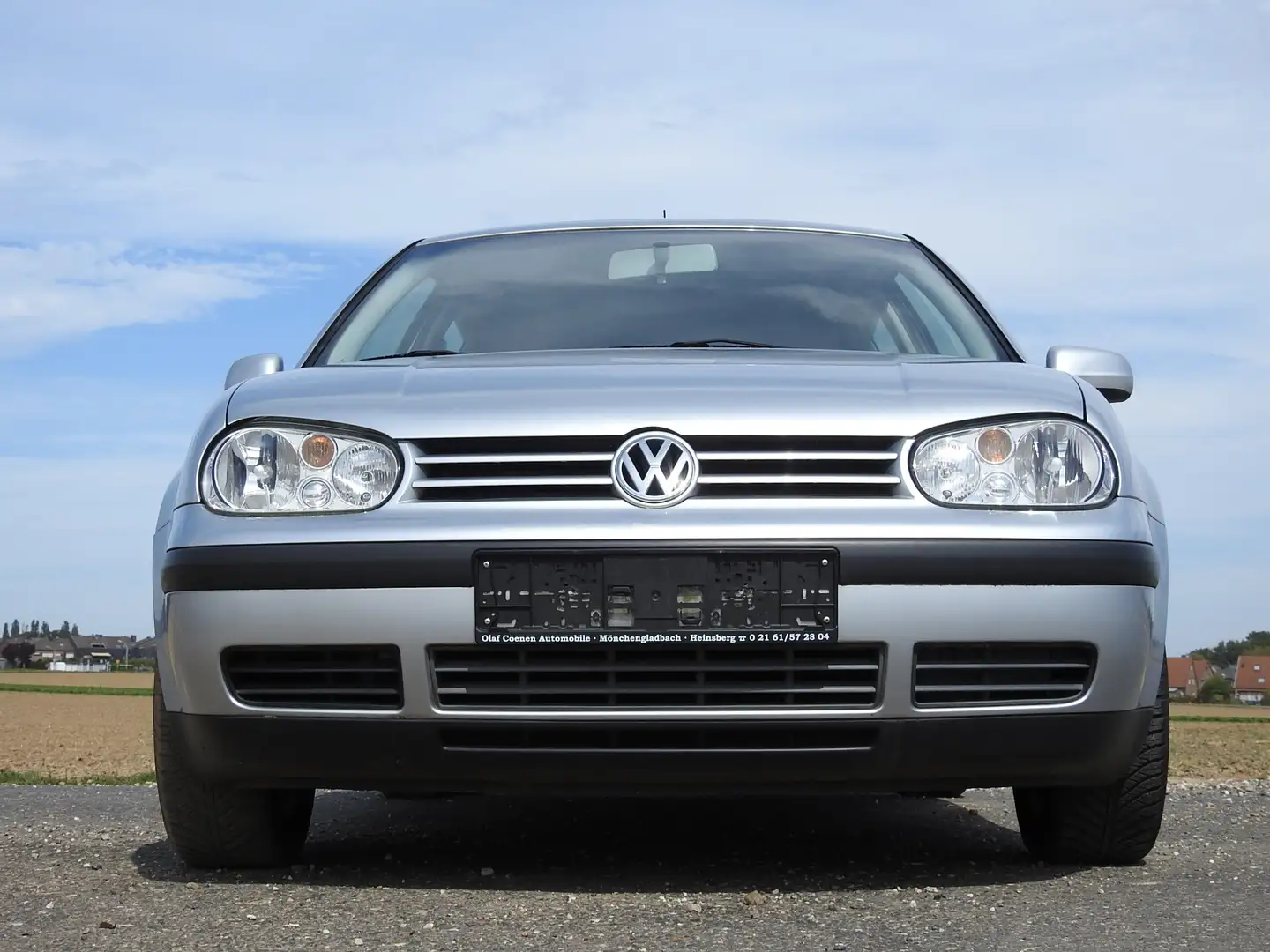 Volkswagen Golf 71515 km. 1.Hand. von Oma gefahren.Klima. Silber - 2