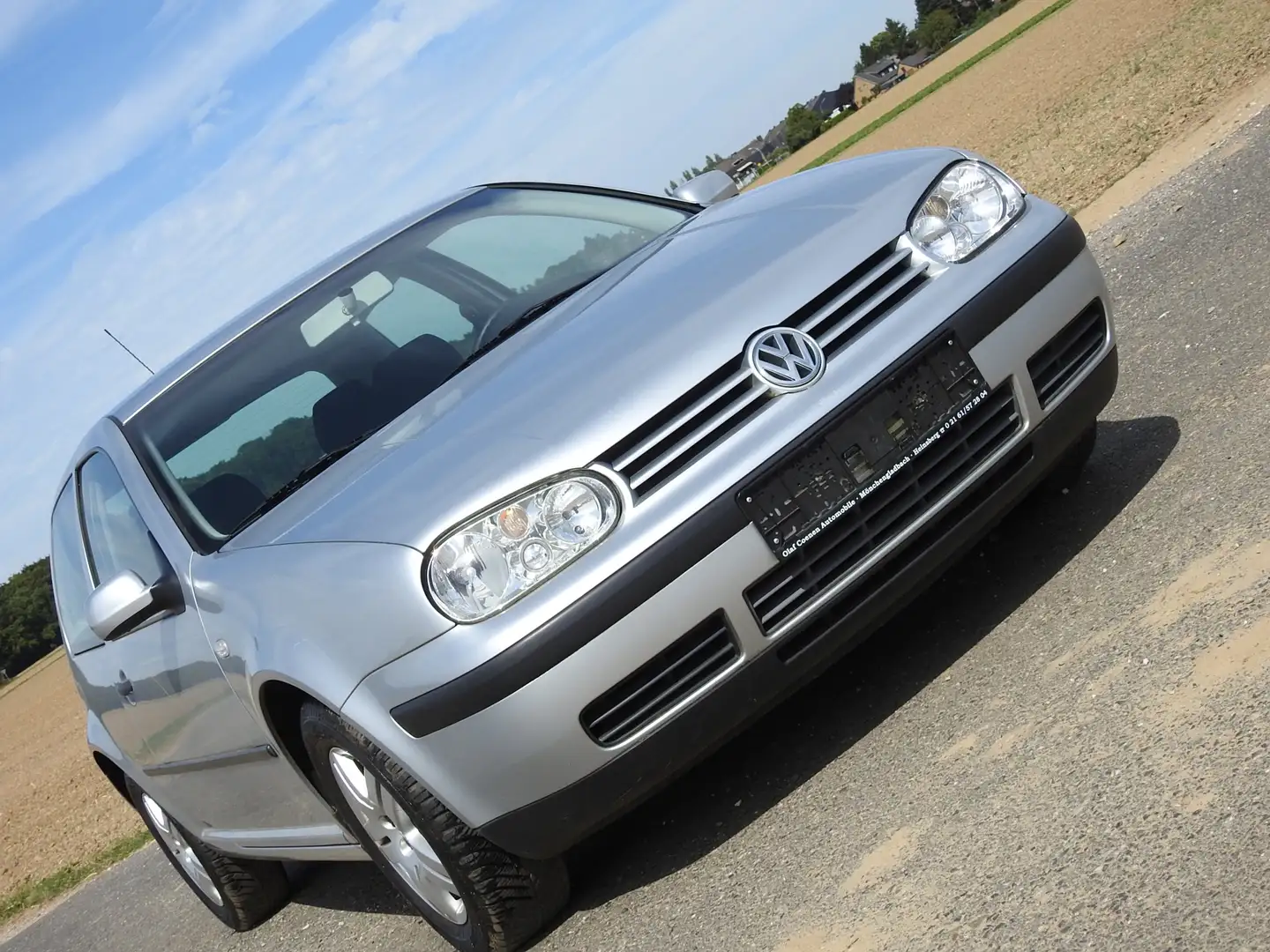 Volkswagen Golf 71515 km. 1.Hand. von Oma gefahren.Klima. Silber - 1