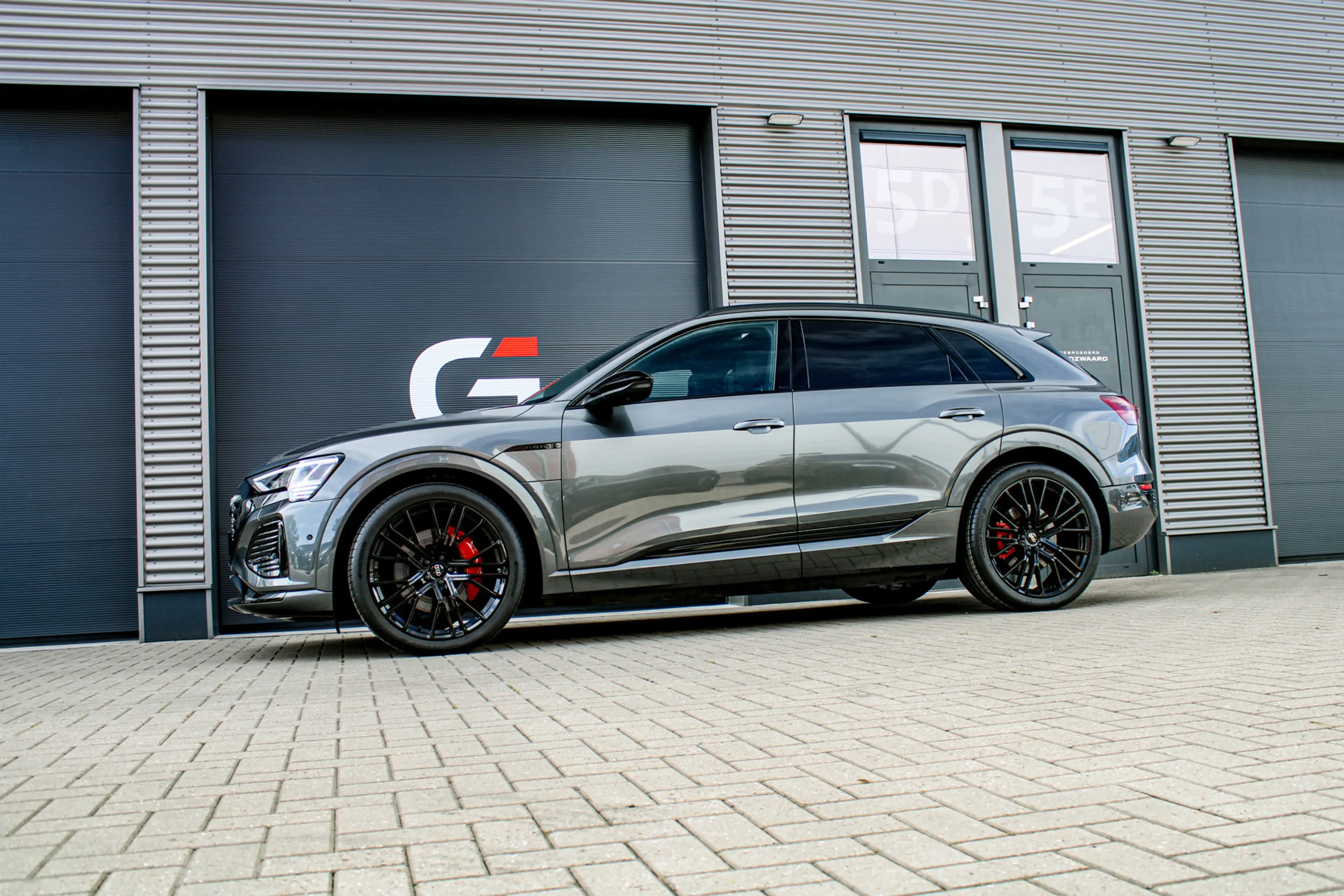 Audi Q8 e-tron 55 quattro S Edition 115 kWh | Luchtvering | Pano — photo 2