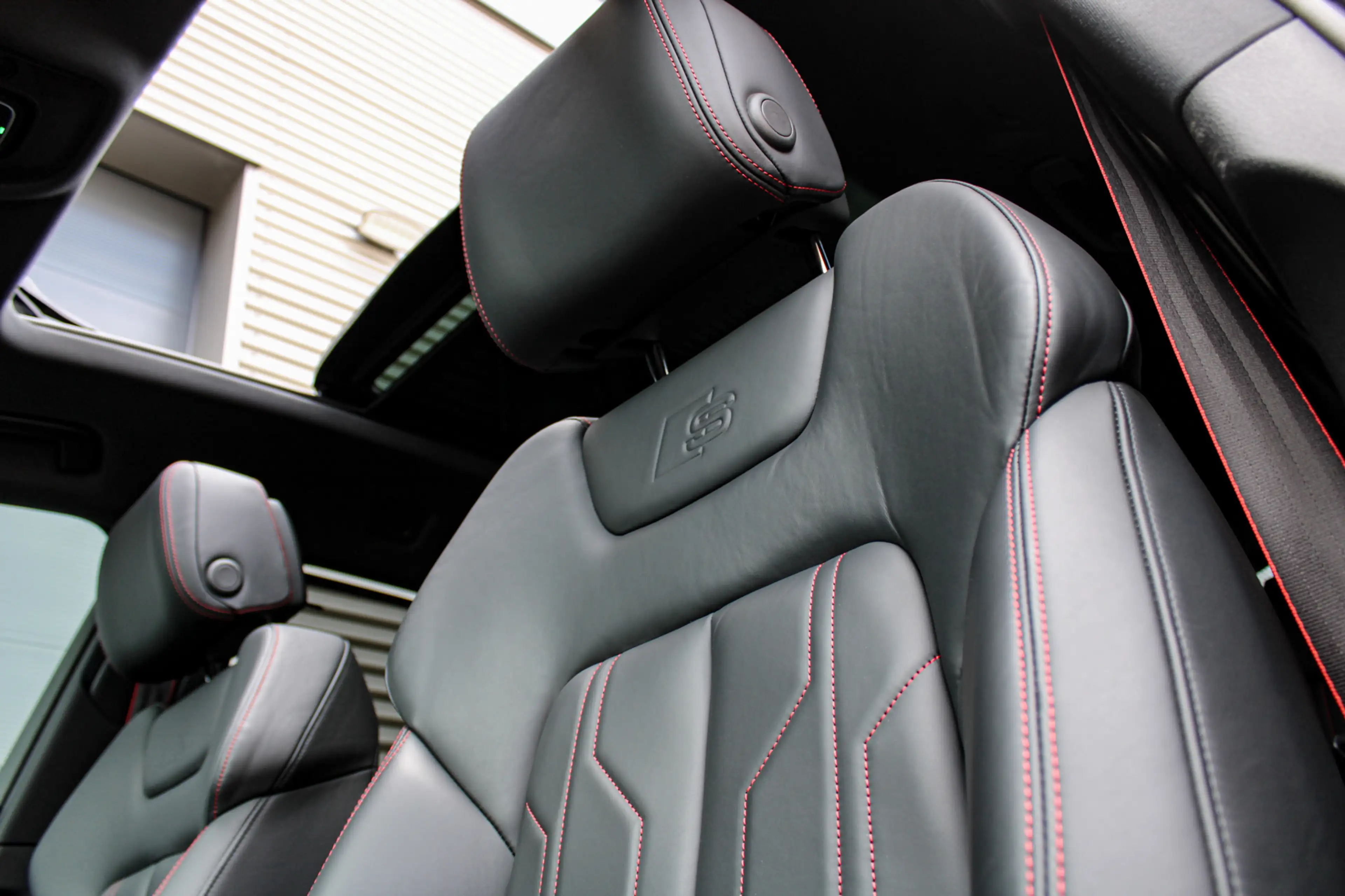 Audi Q8 e-tron 55 quattro S Edition 115 kWh | Luchtvering | Pano — photo 11