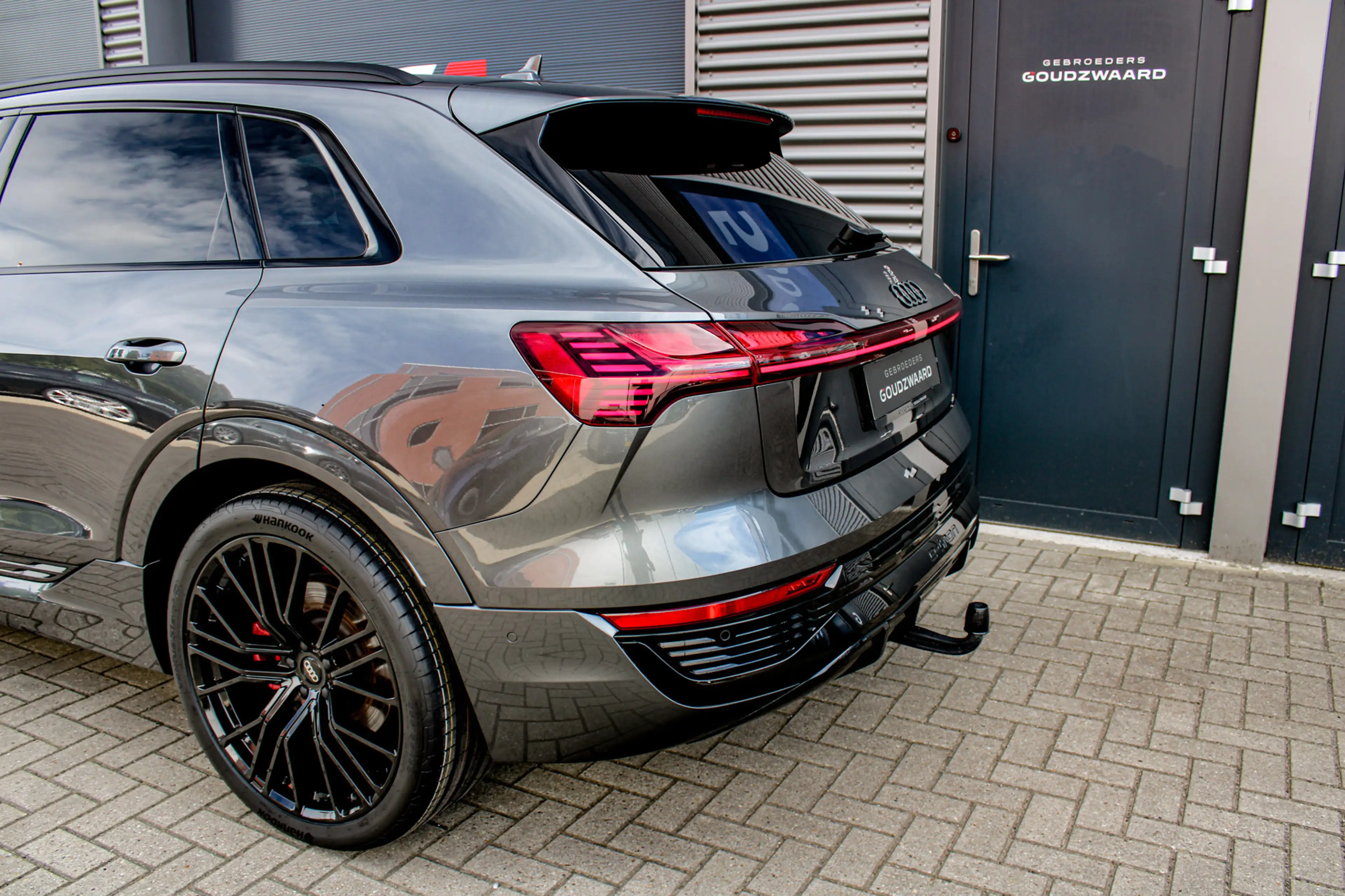 Audi Q8 e-tron 55 quattro S Edition 115 kWh | Luchtvering | Pano — photo 6