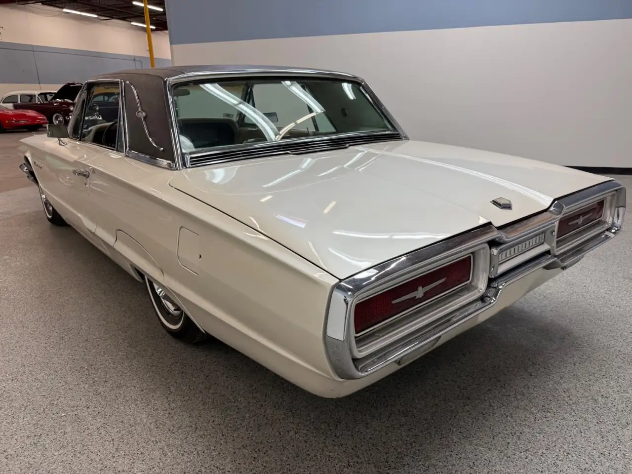 Ford Thunderbird Base, foto 6
