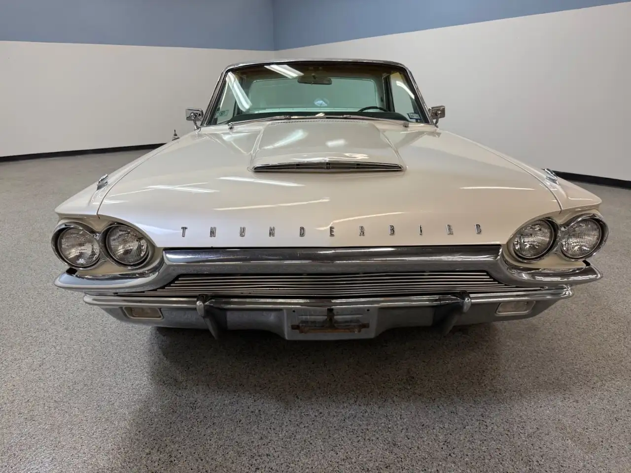 Ford Thunderbird Base, foto 2
