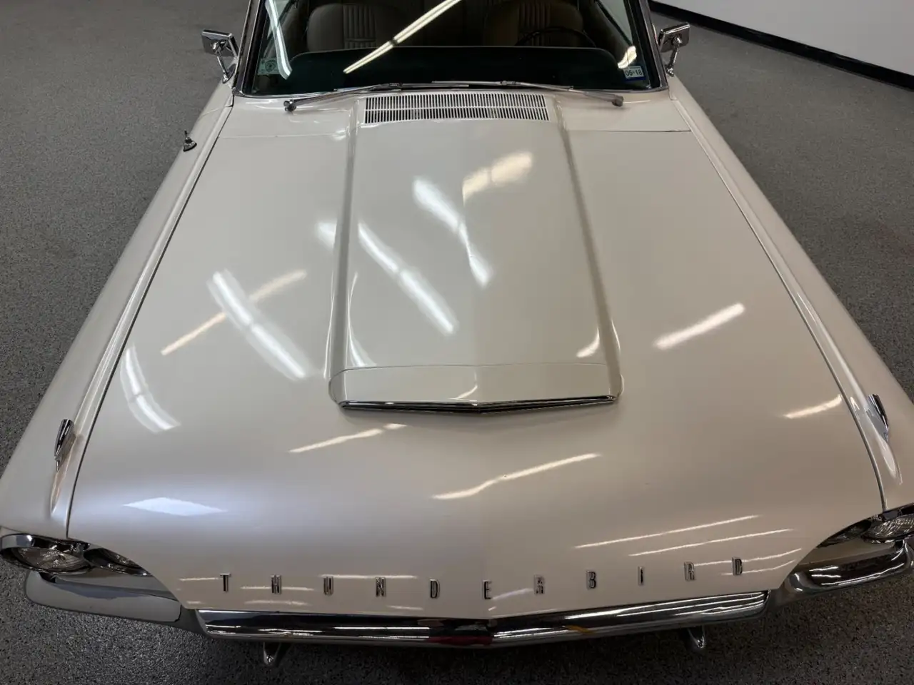 Ford Thunderbird Base, foto 3