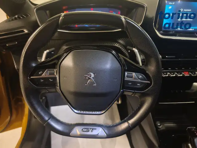 Peugeot 208 view 10