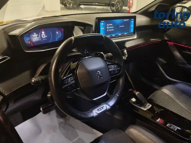 Peugeot 208 view 6