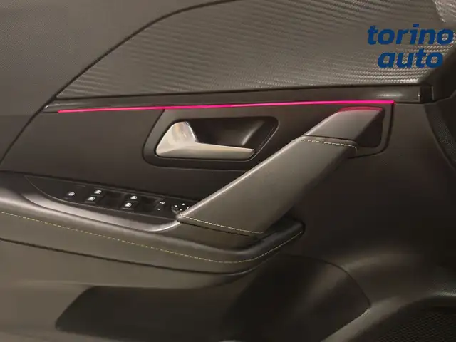 Peugeot 208 view 9
