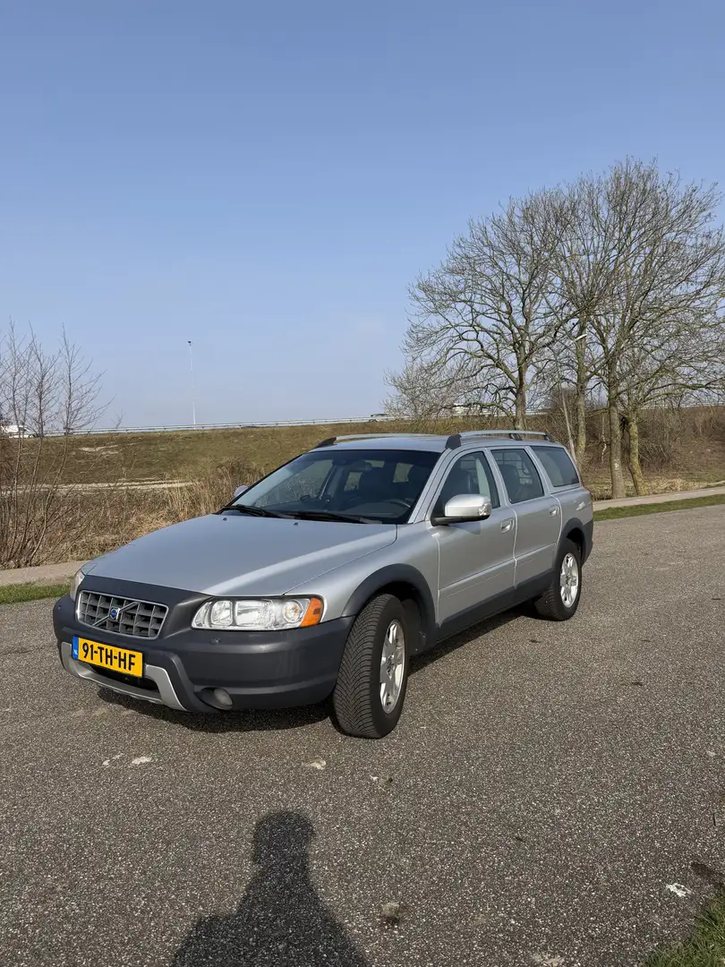 Volvo XC70 2.5 T Momentum Gris - 2