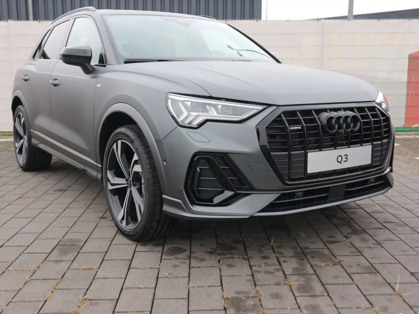 Audi Q3 S line 40 TFSI quattro S tronic*MATTEFFEKT* Gris - 2