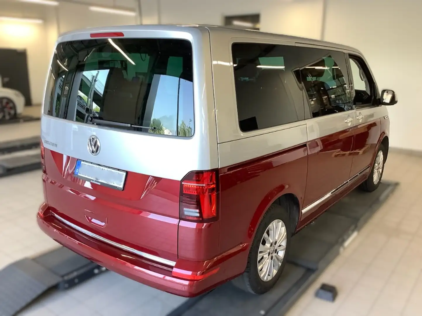 Volkswagen T6 Multivan 6.1 2.0 TDI DSG Gen.Six LED Navi AHK Rot - 2