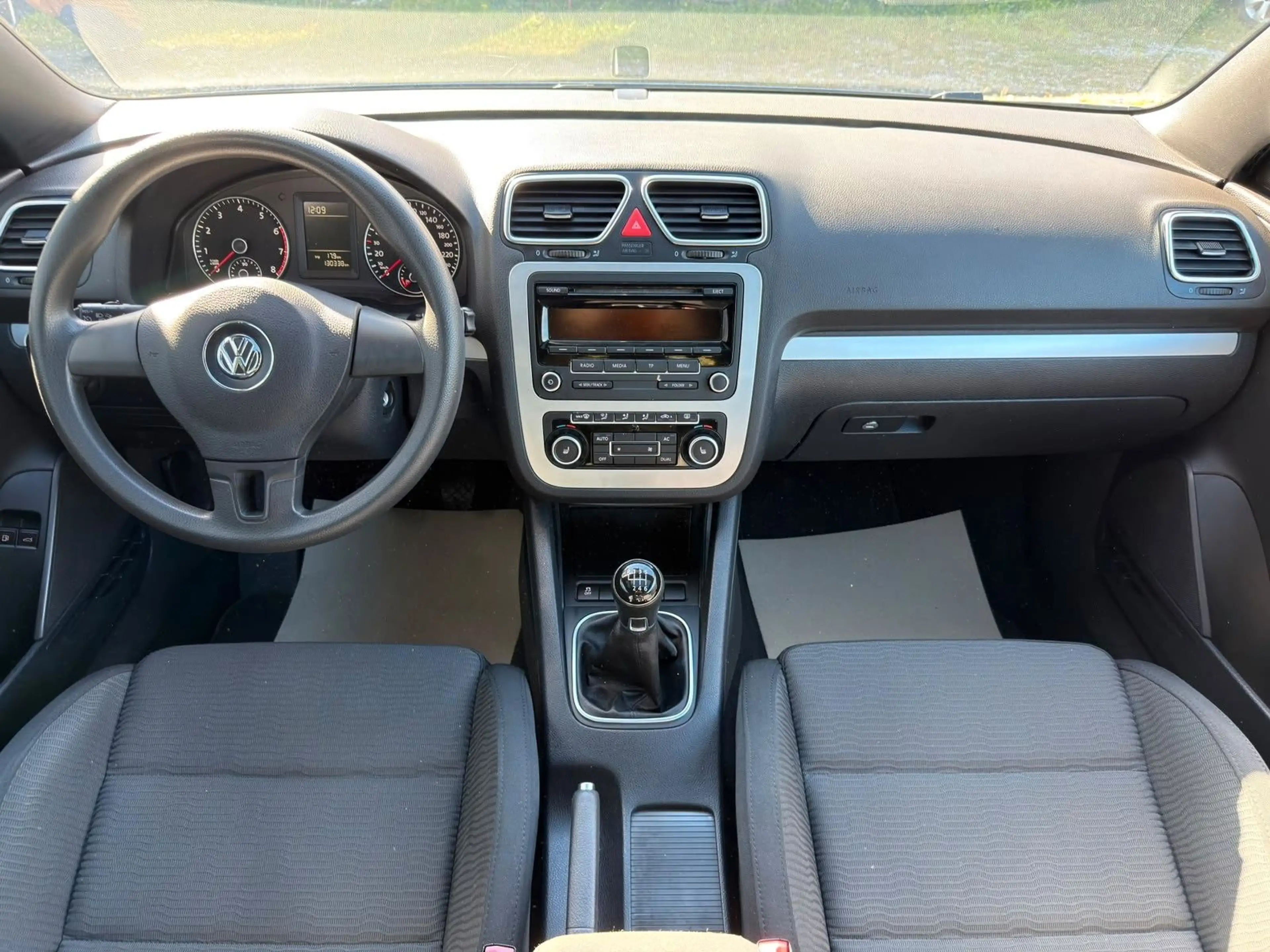 Volkswagen Eos 1.4 TSI*TÜV neu*Temp*Klima*SHZ*PDC — photo 5