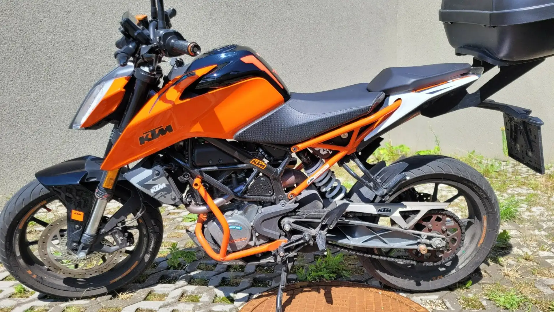 KTM 125 Duke Orange - 1