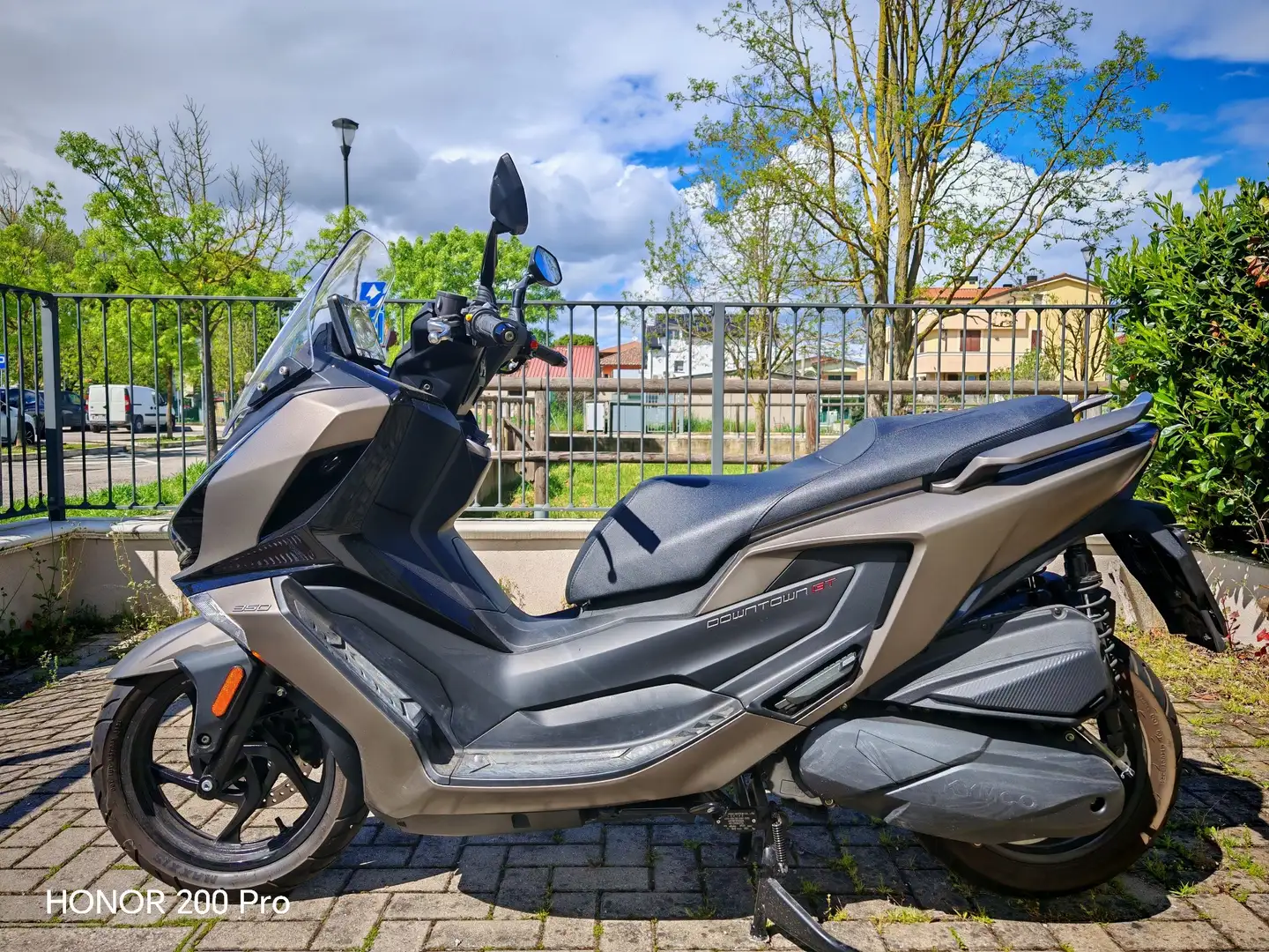 Kymco Downtown 350i GT Bej - 2