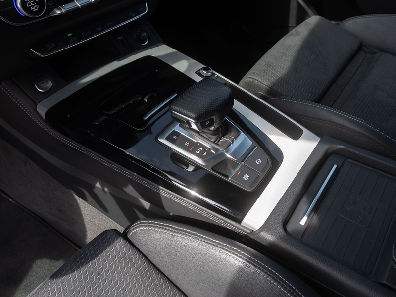Audi Q5 S line 55TFSIe qu Navi Matrix HuD AHK AIR ACC — photo 20