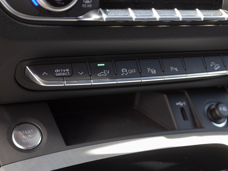 Audi Q5 S line 55TFSIe qu Navi Matrix HuD AHK AIR ACC — photo 22