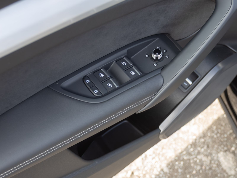 Audi Q5 S line 55TFSIe qu Navi Matrix HuD AHK AIR ACC — photo 14
