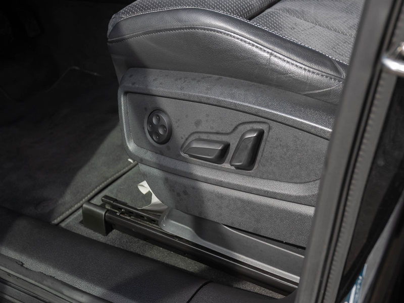 Audi Q5 S line 55TFSIe qu Navi Matrix HuD AHK AIR ACC — photo 16