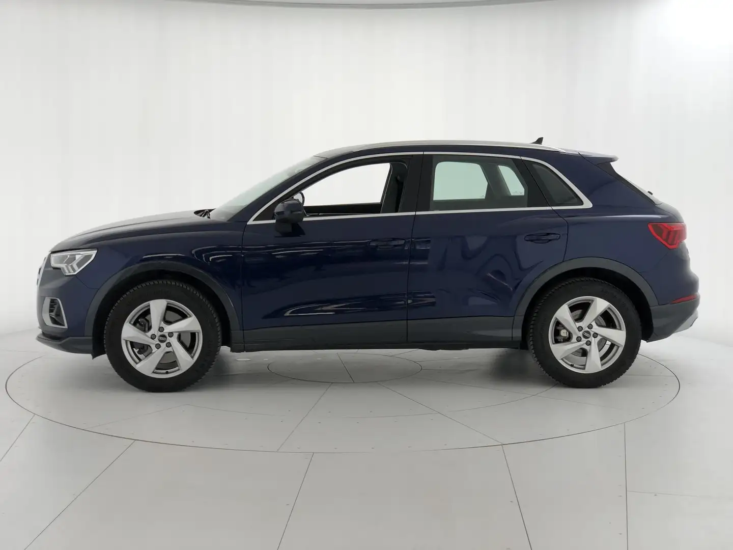 Audi Q3 40 TDI quattro S tronic Business Advanced Blu/Azzurro - 2