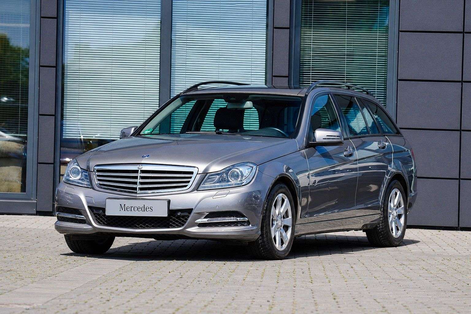 Second hand Mercedes Benz C-Class 