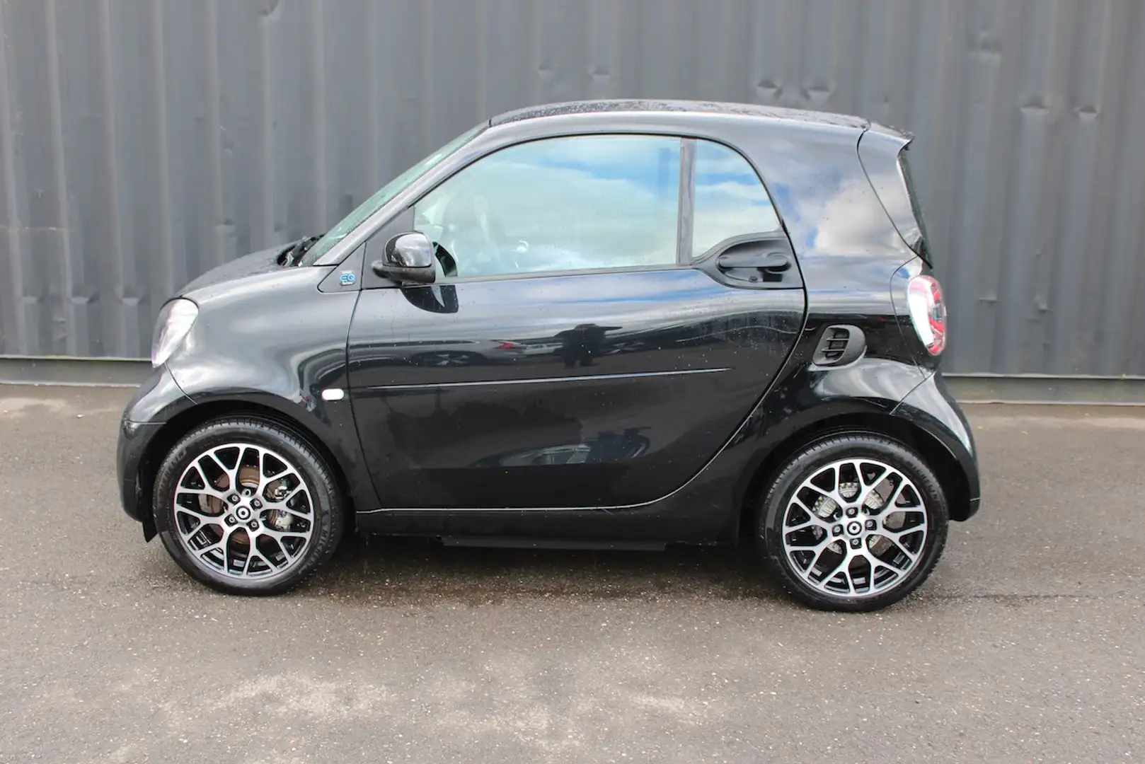 smart forTwo Coupé 82 Prime Чорний - 2