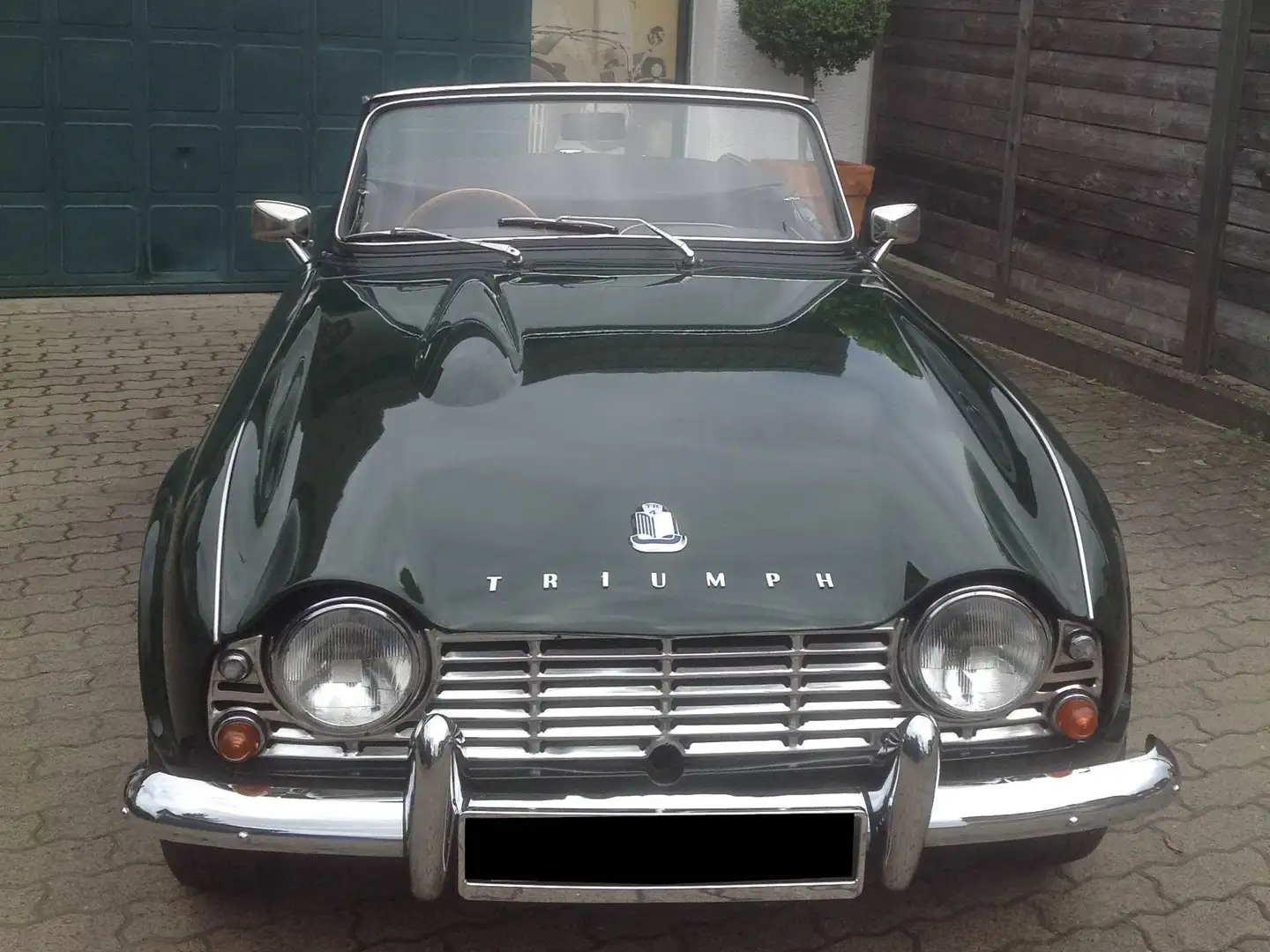 Triumph TR4 Bj. 63 RHD ältere body-off Restauration Grün - 2