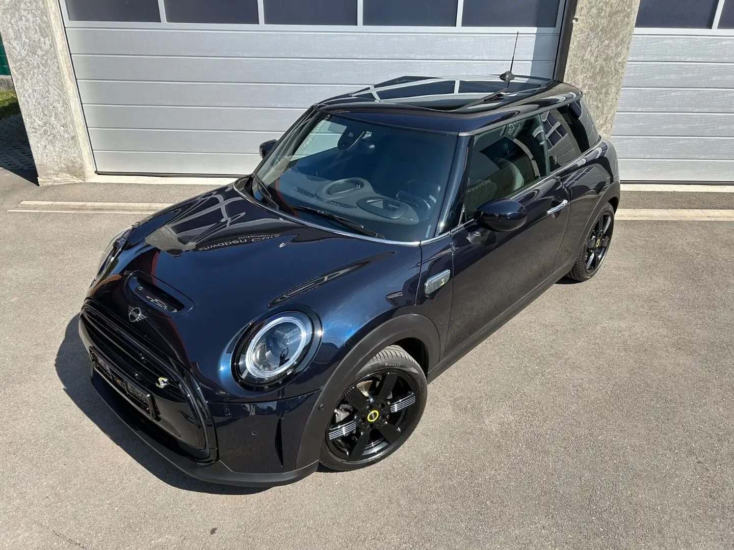 MINI Cooper SE "YOURS" Panoramadach HUD HiFi H&K 17" Schwarz - 2