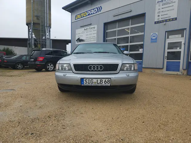 Audi A8 2.8
