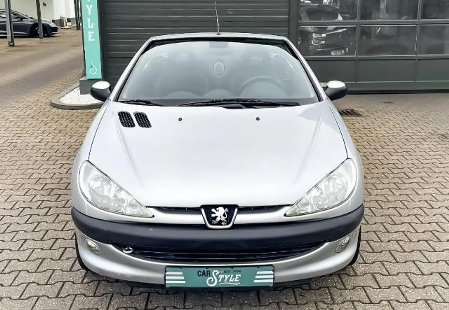 Peugeot 206 cc PDC KLIMA TÜV Argent - 2