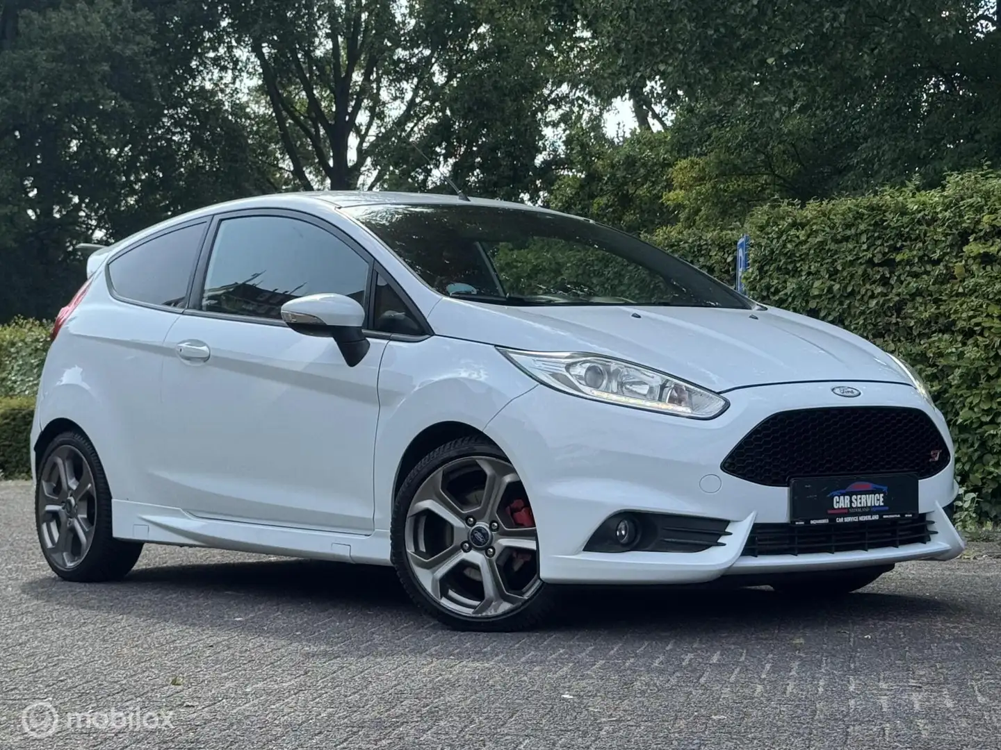 Ford Fiesta 1.6 ST2/220PK/CAMERA/KEYLESS/LMV/STLVW/NAVI/NETTE Weiß - 2