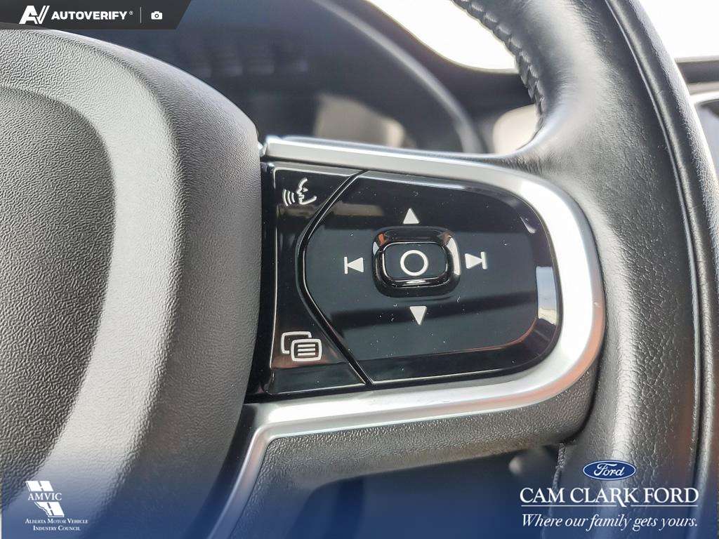 2019 Volvo XC90 T6 Inscription 7-passenger Volvo XC90 T6 AWD with thumb 16