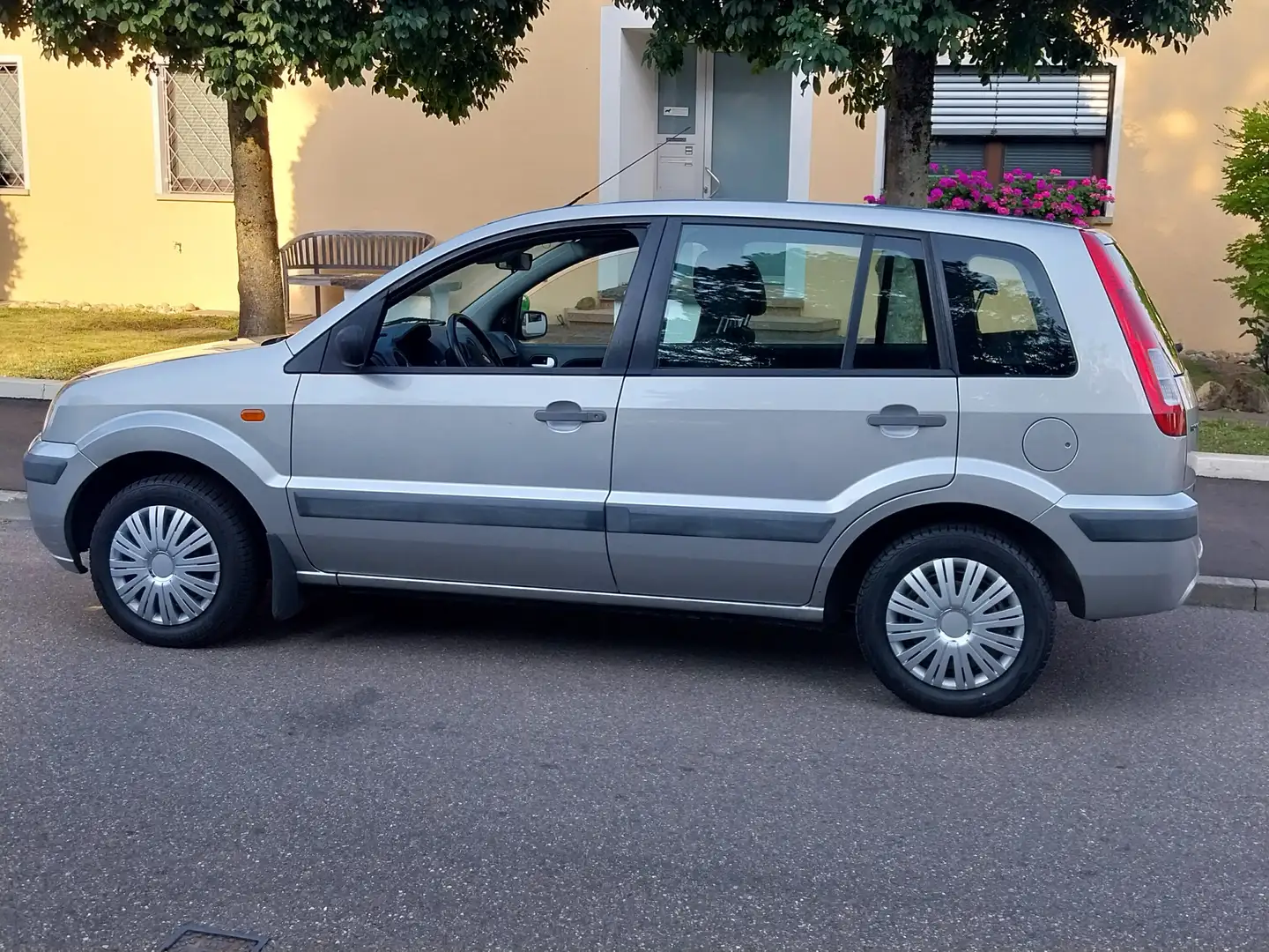Ford Fusion Fusion Silber - 2