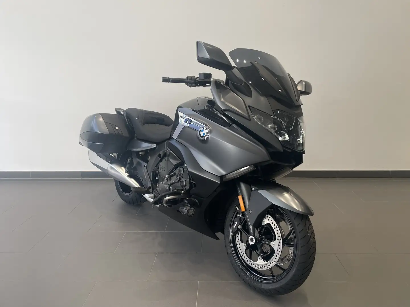 BMW K 1600 B *Lässiger Luxus im Bagger-Style* Grigio - 1