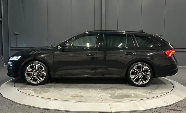 Skoda Octavia view 2