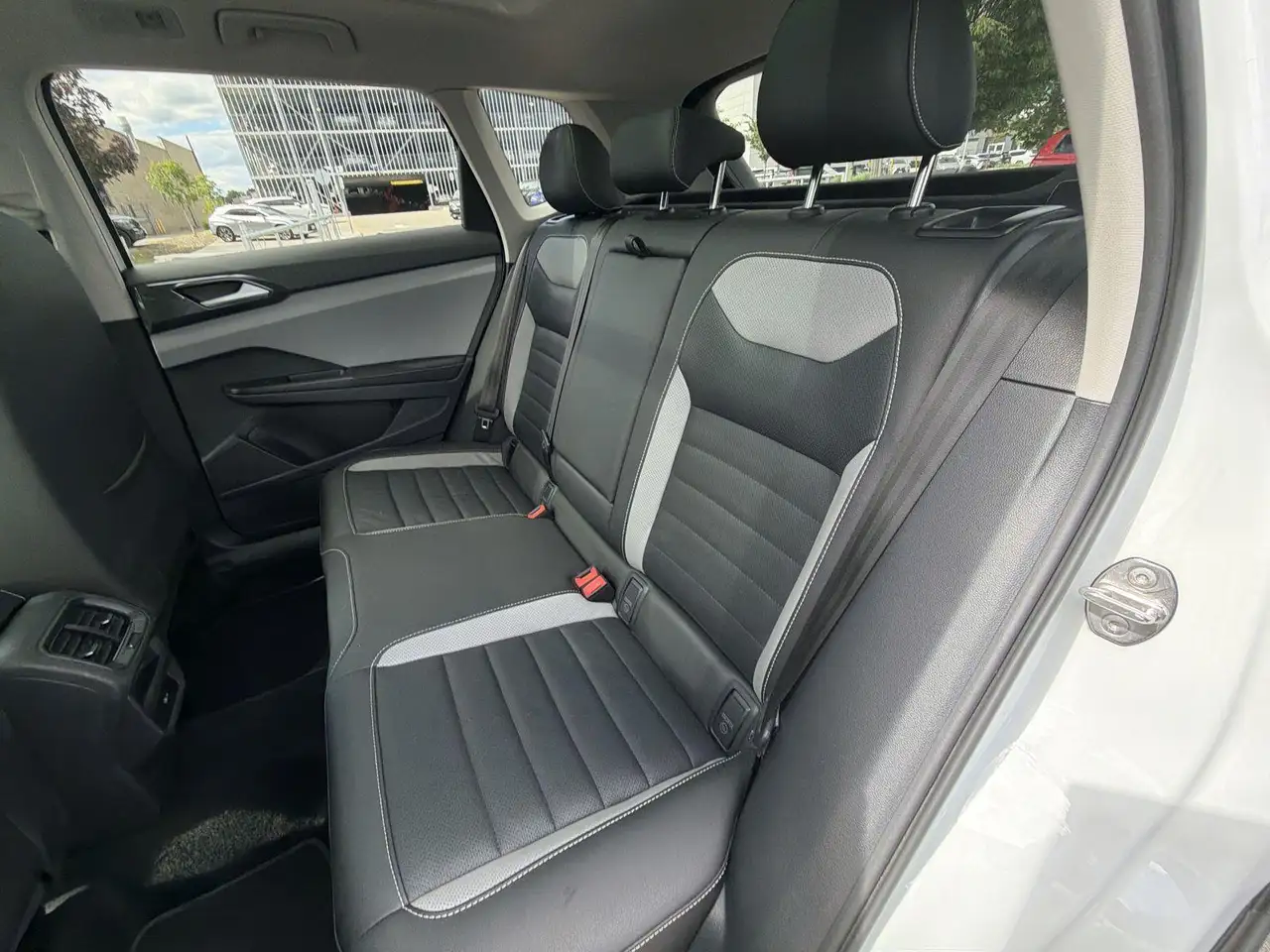 Volkswagen Taos снимка Volkswagen Taos