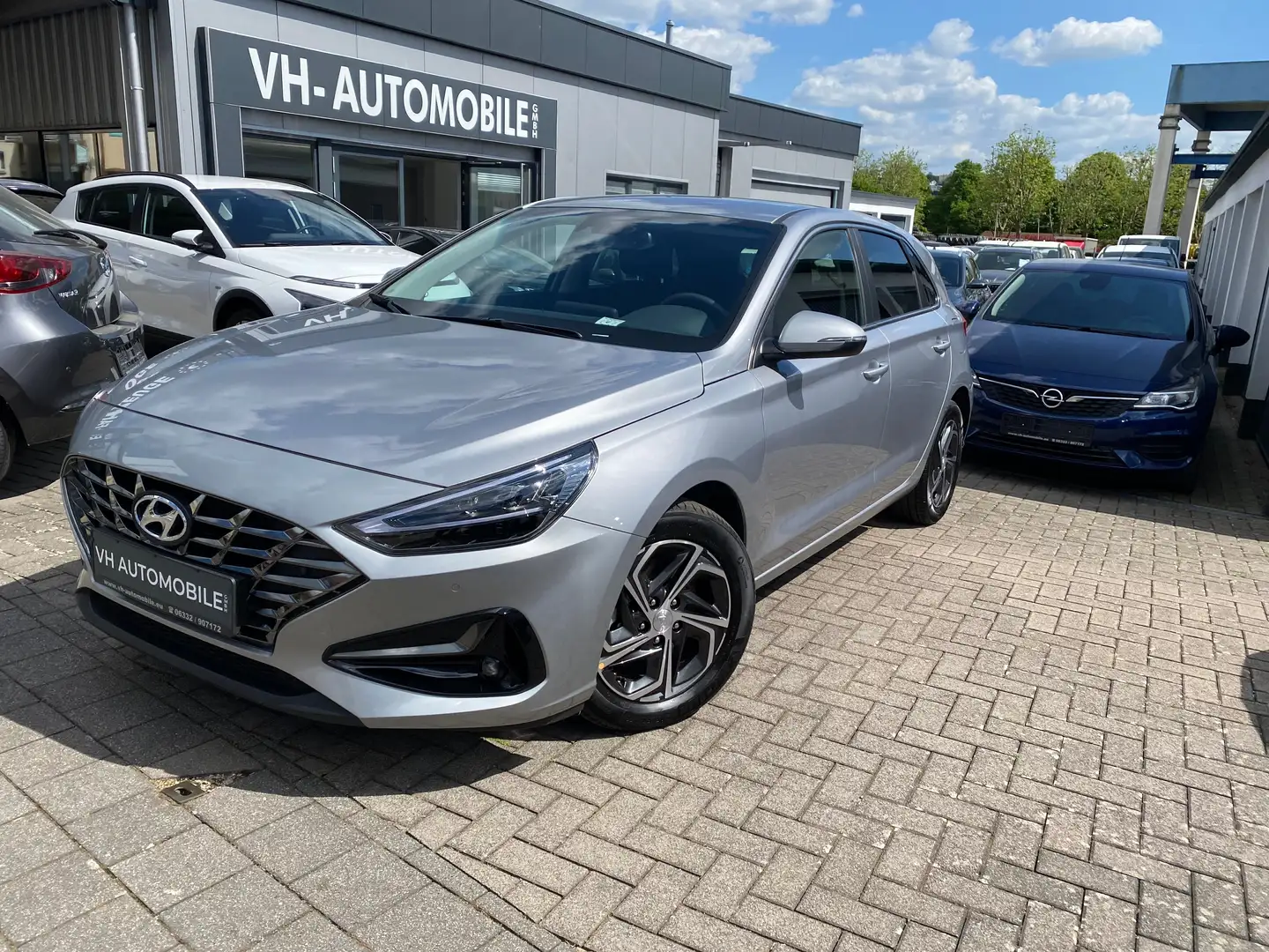 Hyundai i30 16"Alu*LED HSW&Appl&Android+R.KAMERA&PDCvo&hi+Sihz Silber - 1