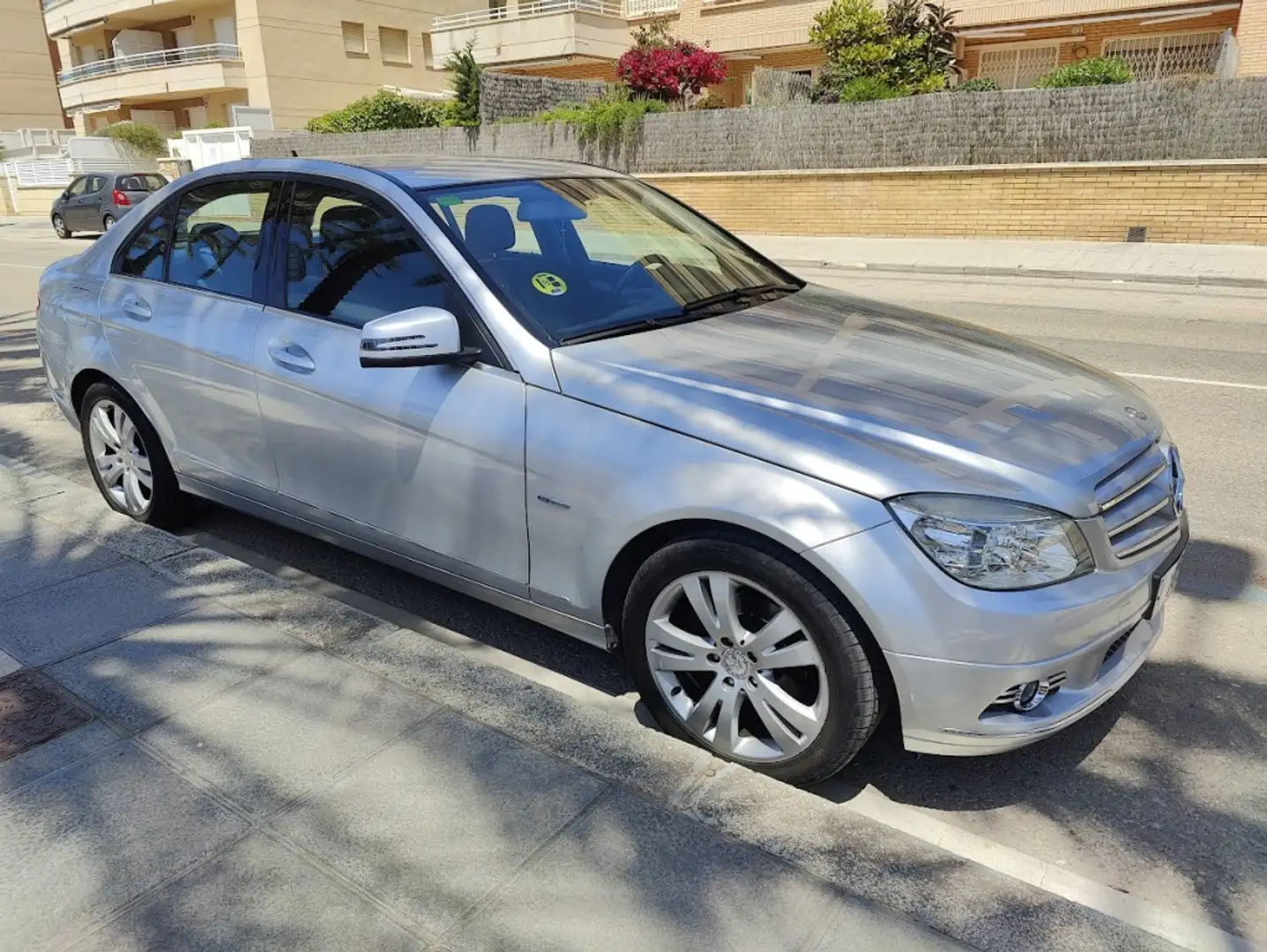 Mercedes-Benz C 200 200CDI BE Avantgarde Aut. Plateado - 2