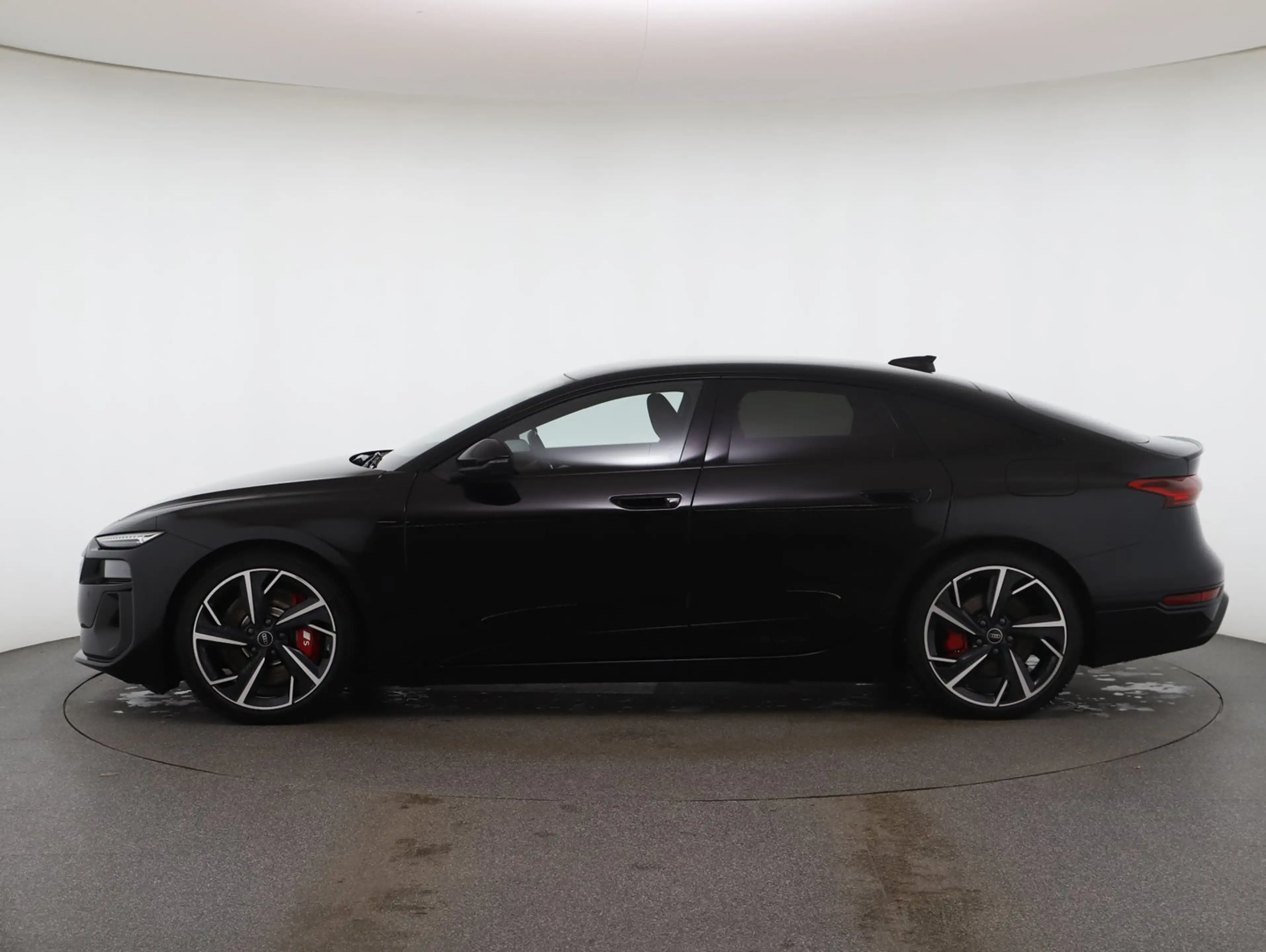 Audi S6 e-tron — photo 4