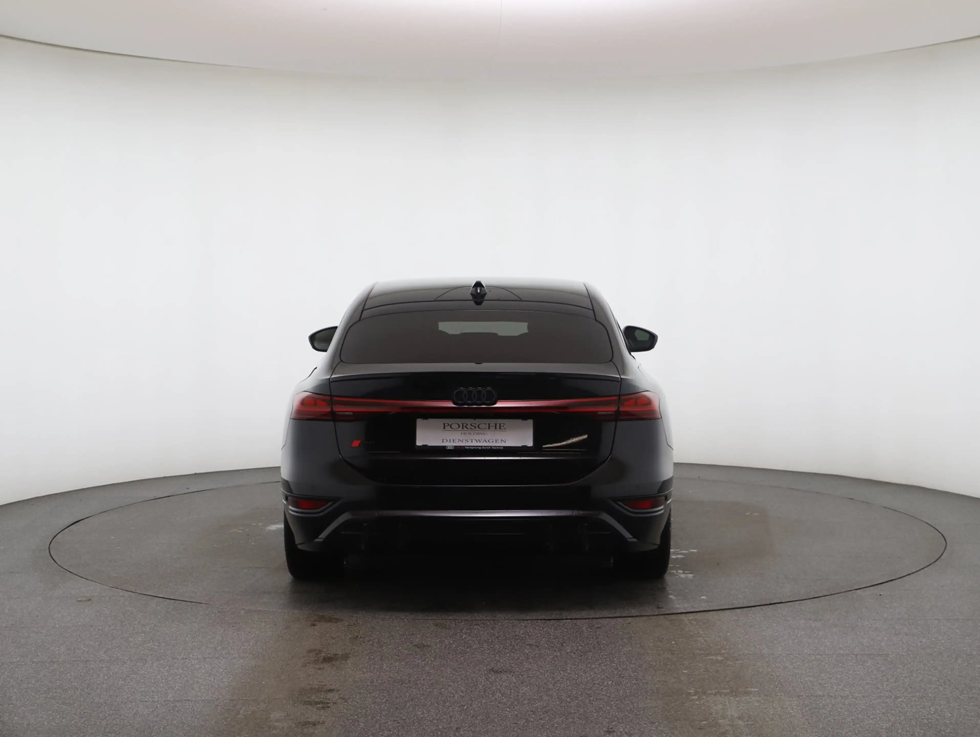 Audi S6 e-tron — photo 2