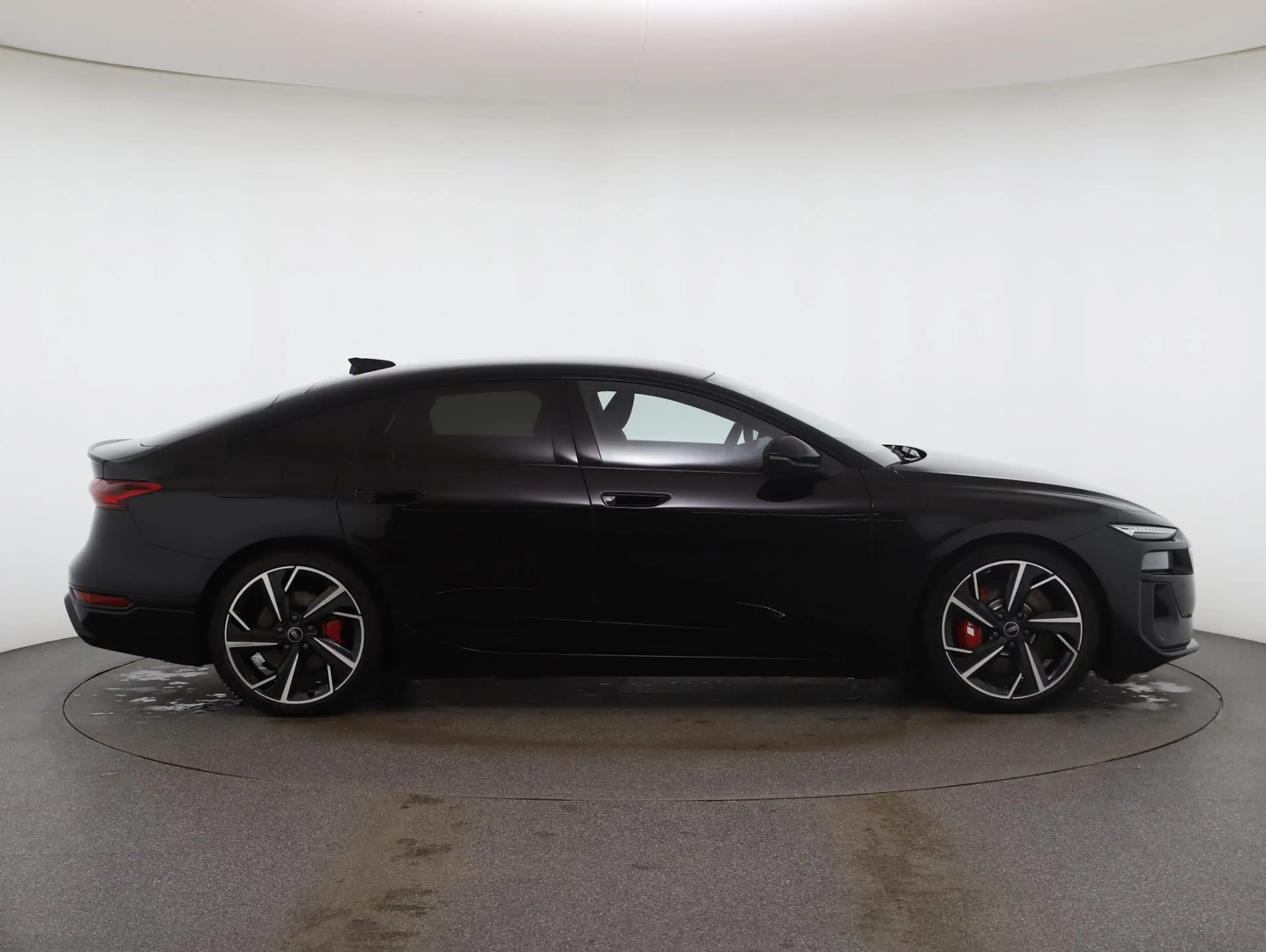 Audi S6 e-tron — photo 7