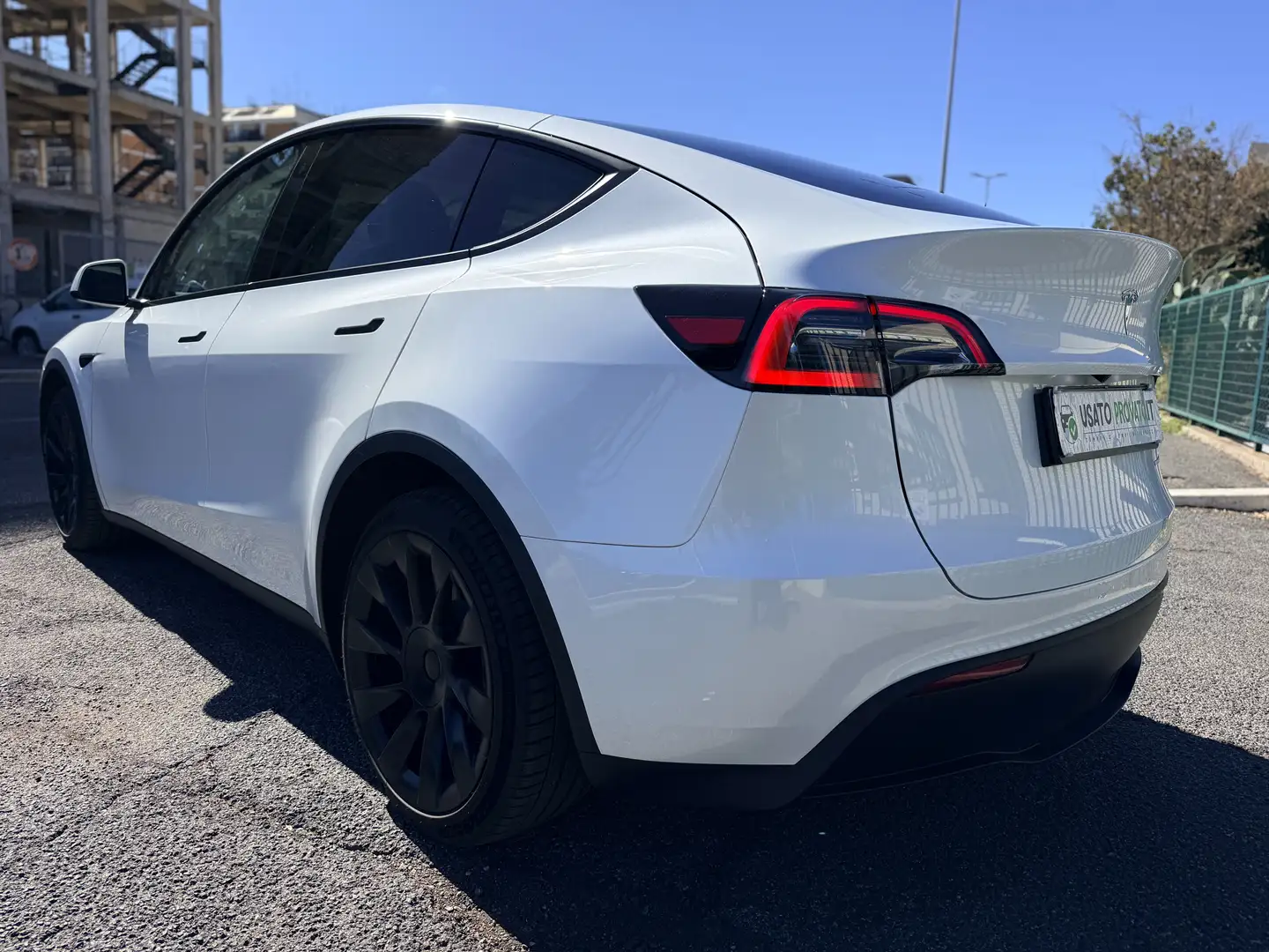 Tesla Model Y Long Range Dual Motor awd 4x4 Interni BIANCHI Bianco - 1
