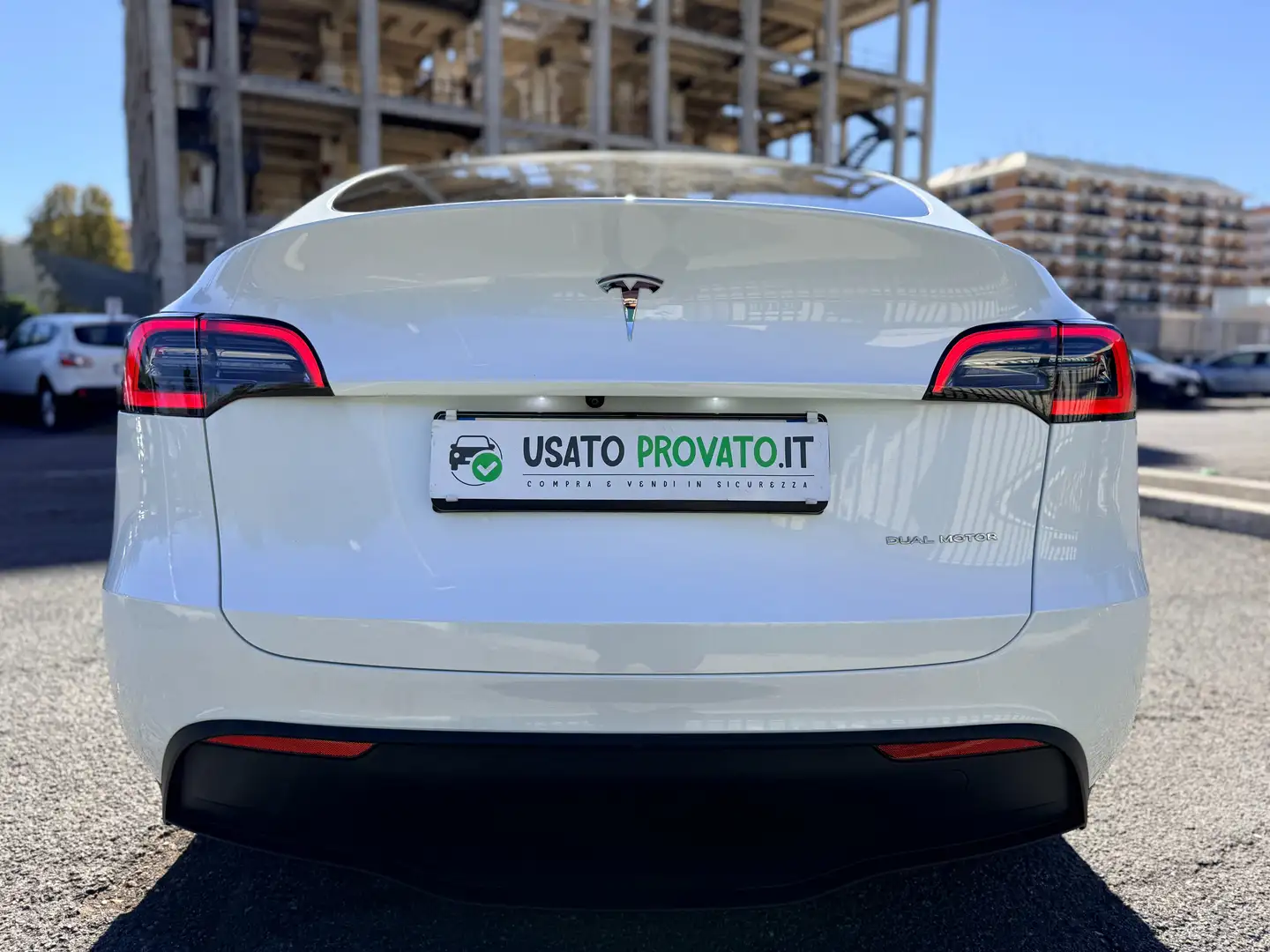 Tesla Model Y Long Range Dual Motor awd 4x4 Interni BIANCHI Bianco - 2