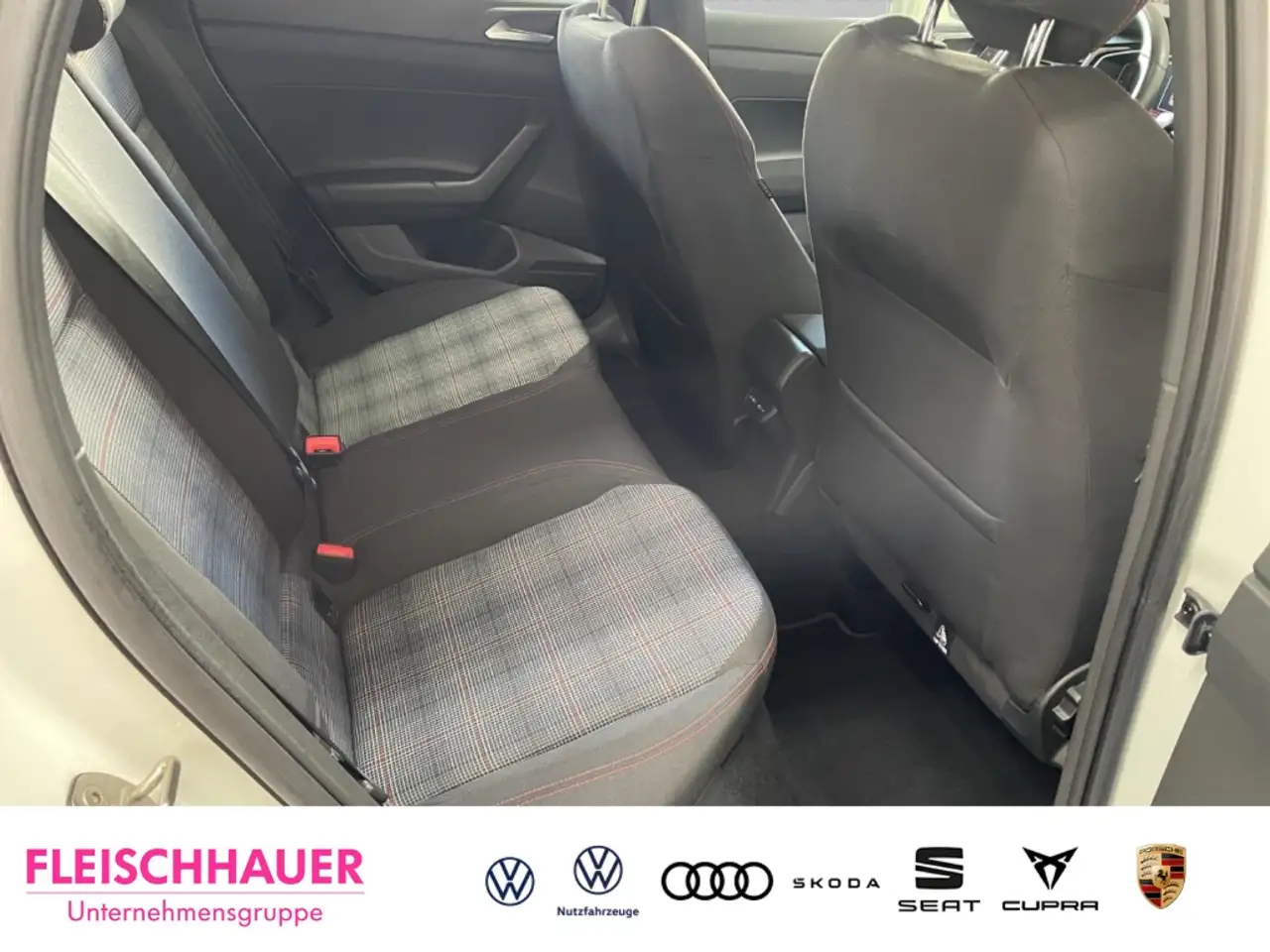 Volkswagen Polo GTI VI 2.0 TSI ACC LED Rückfahrkam. Navi Tel.-Vorb. Ca 9