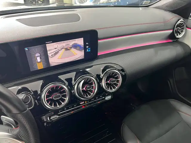 Mercedes-Benz Cla view 13