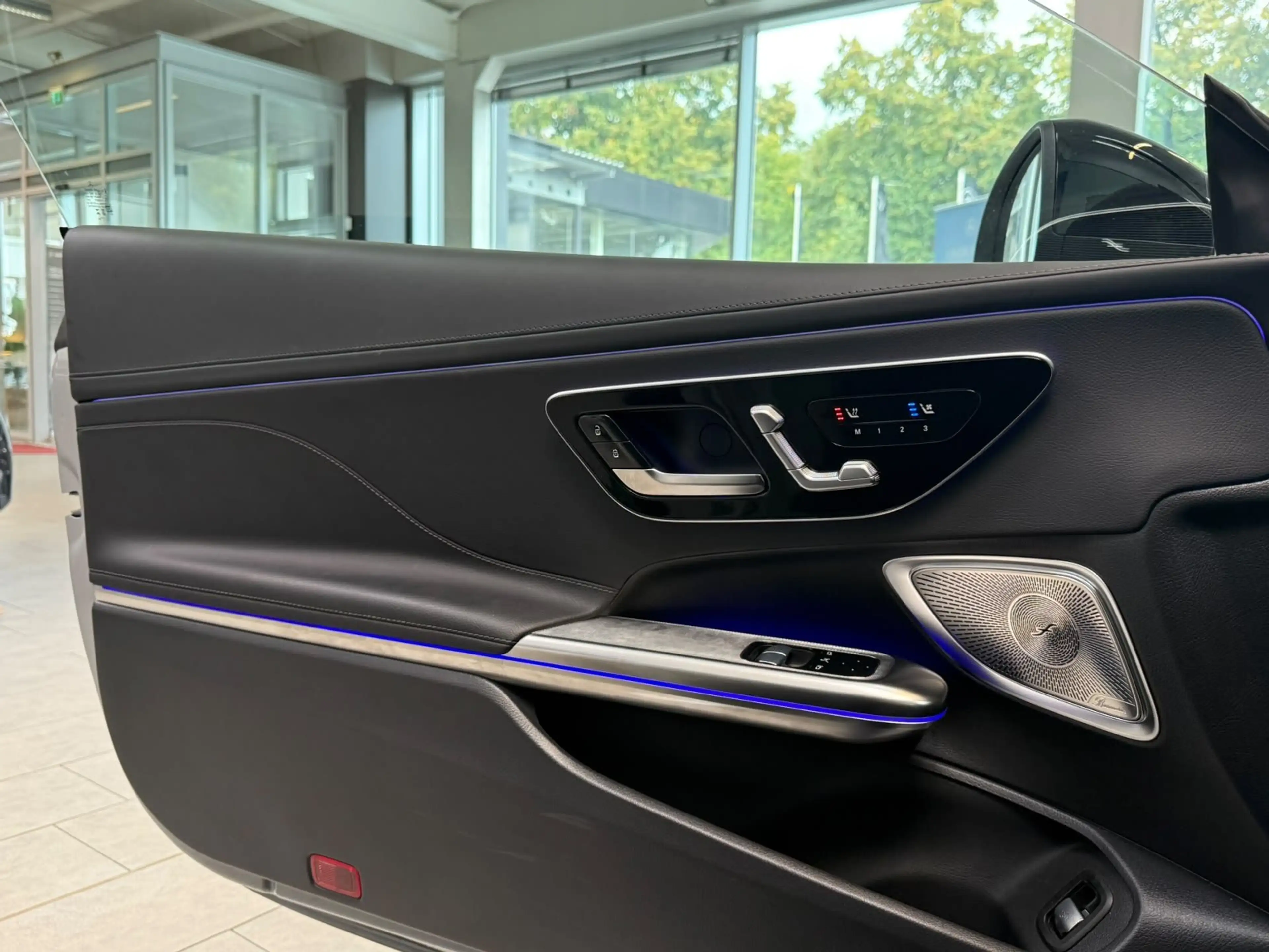 Mercedes-Benz CLE 300 4M AMG+PANO+BURM+STDHZ+NIGHT+DISTR+360° — photo 11
