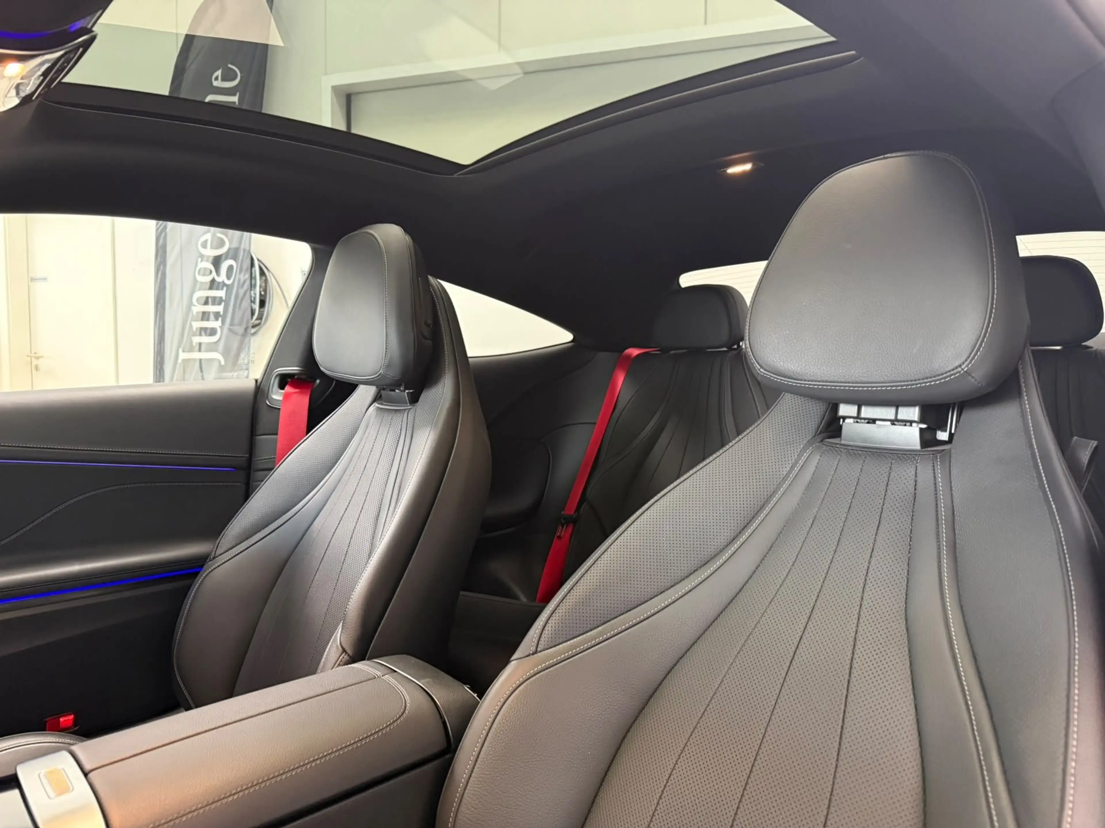 Mercedes-Benz CLE 300 4M AMG+PANO+BURM+STDHZ+NIGHT+DISTR+360° — photo 13